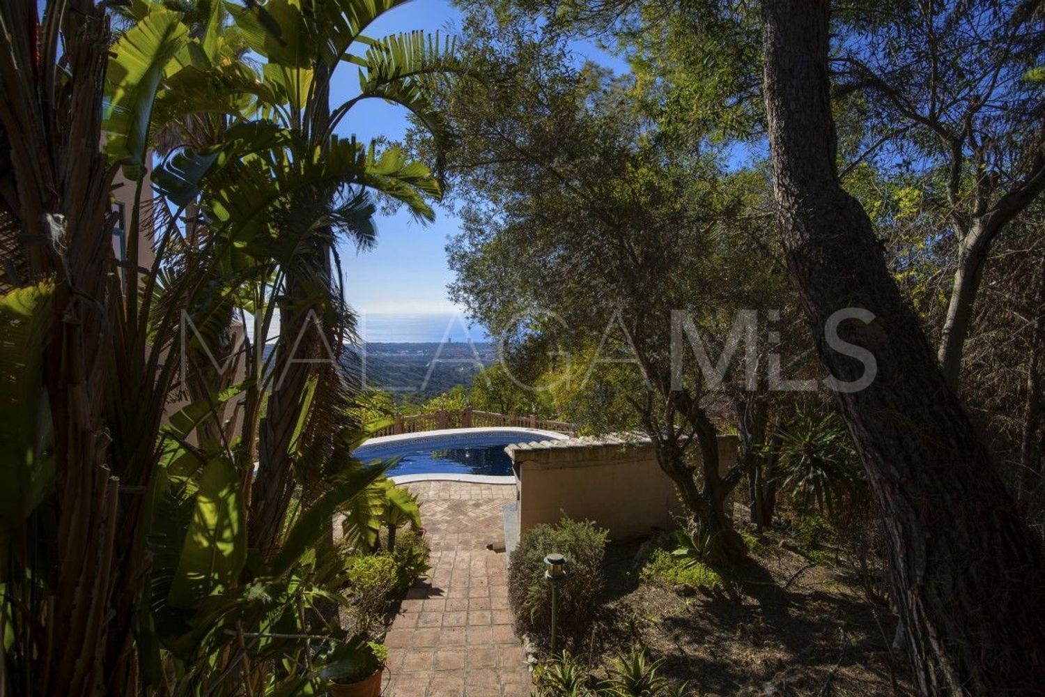 5 bedrooms La Mairena house for sale