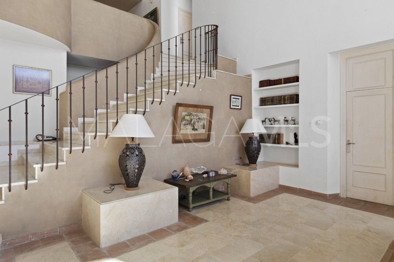 5 bedrooms La Mairena house for sale