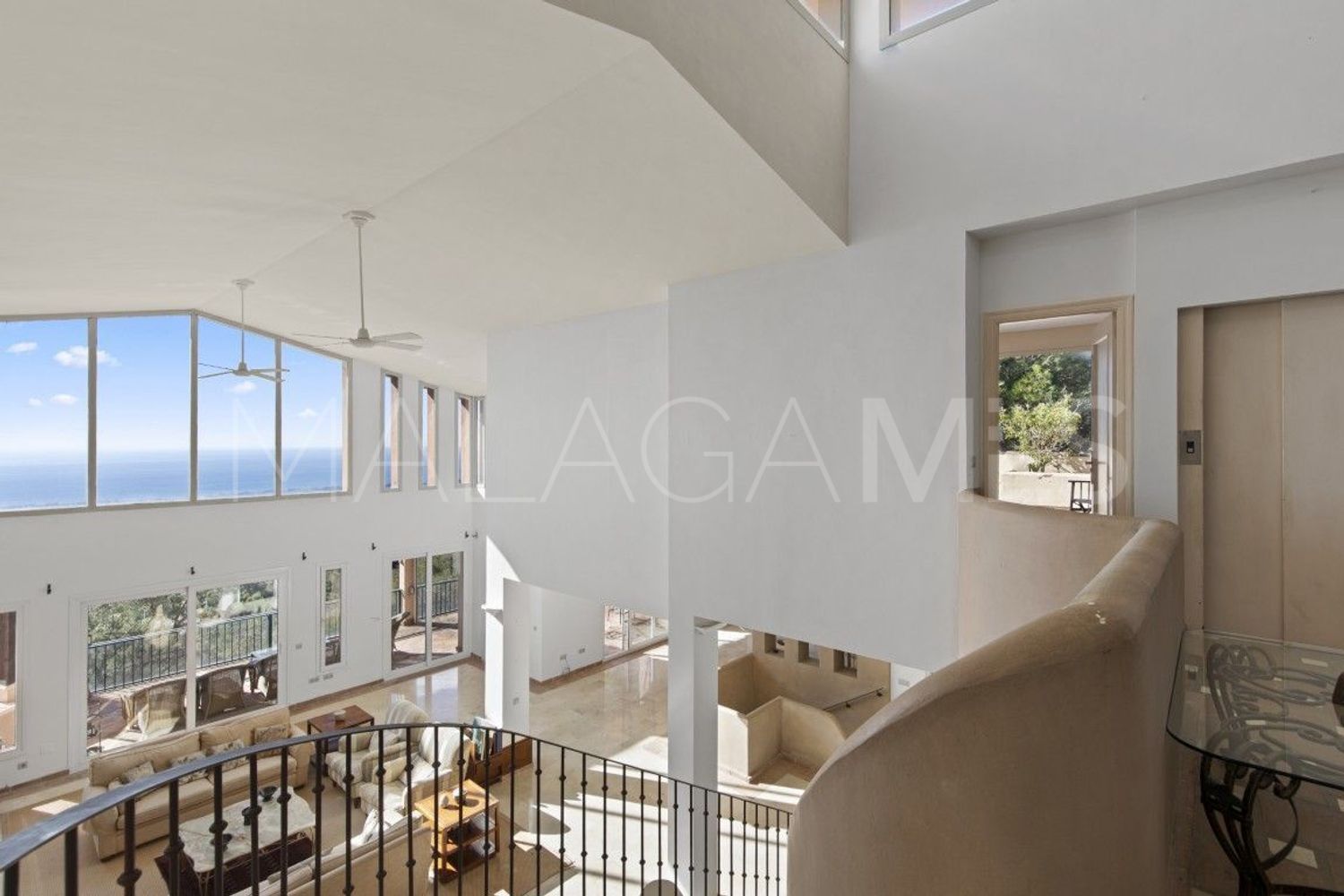 5 bedrooms La Mairena house for sale