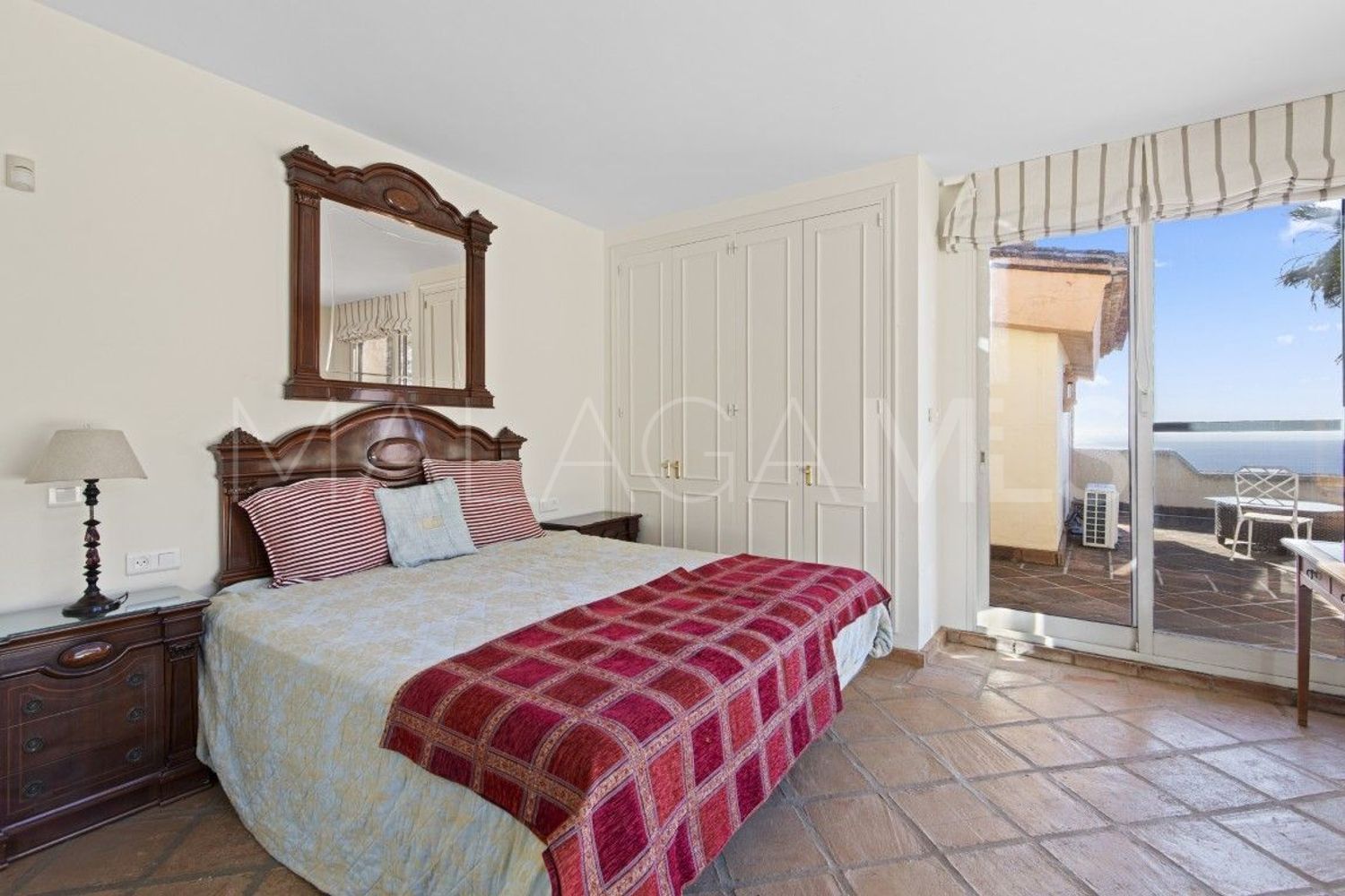 5 bedrooms La Mairena house for sale