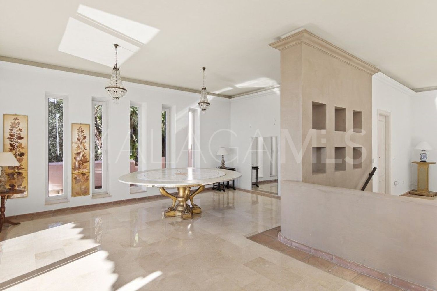 5 bedrooms La Mairena house for sale