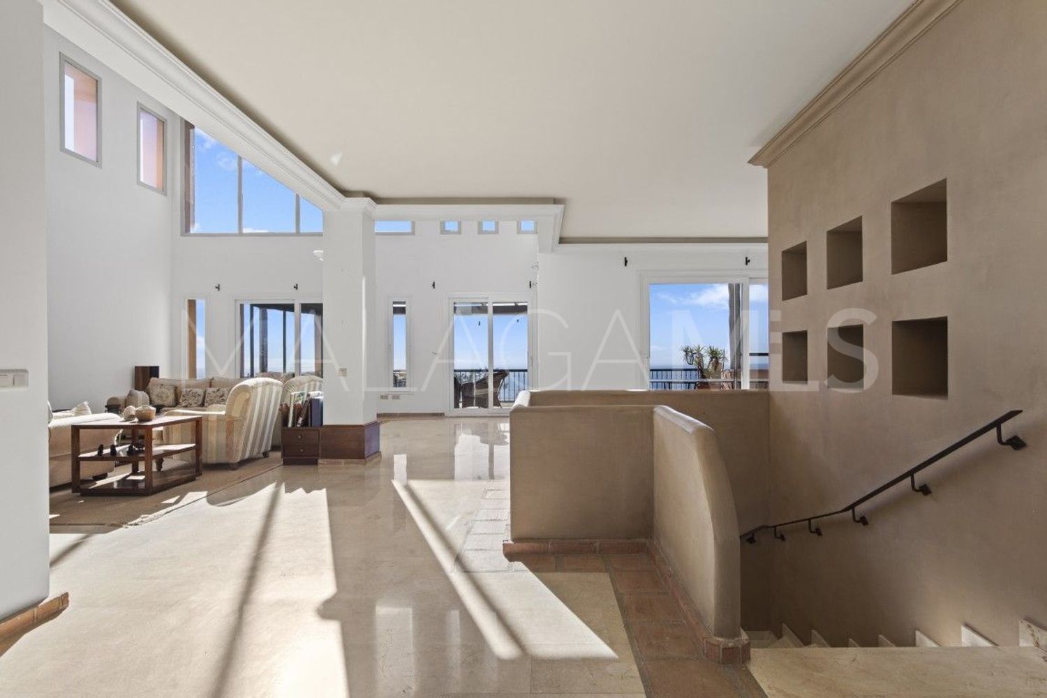 5 bedrooms La Mairena house for sale