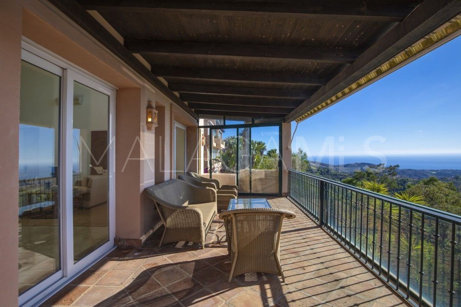 5 bedrooms La Mairena house for sale