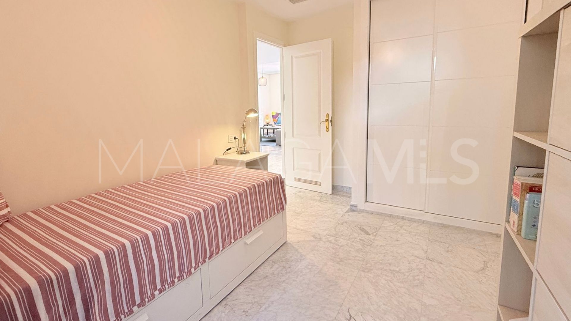 Flat for sale in Nueva Andalucia