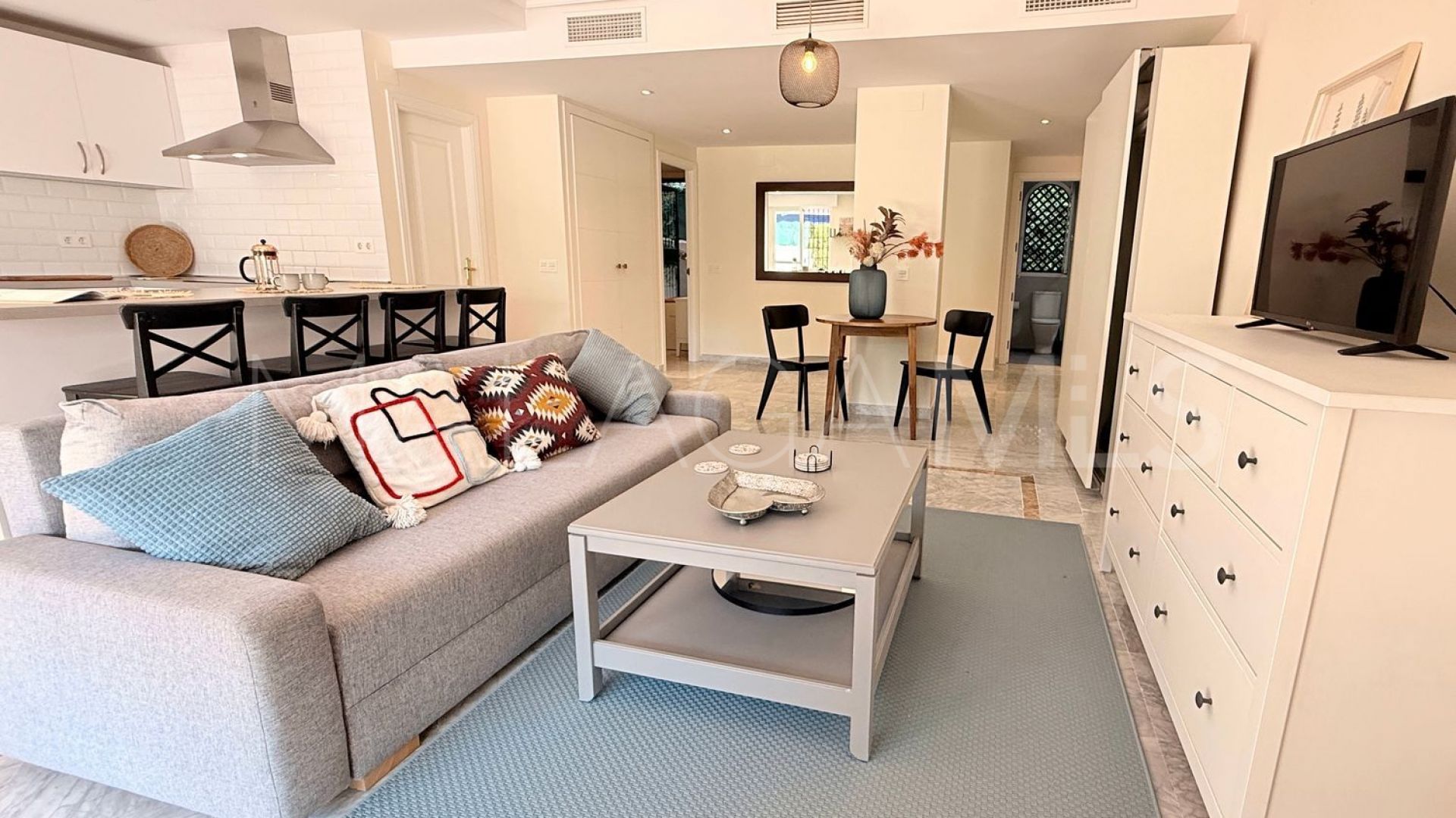 Flat for sale in Nueva Andalucia