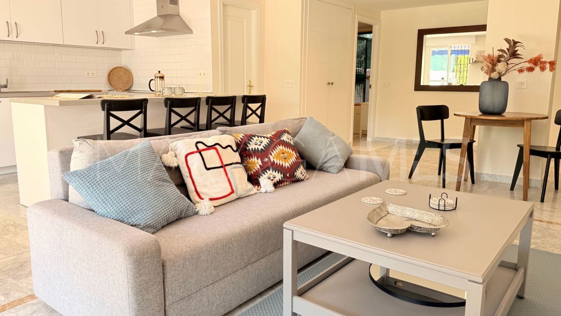 Flat for sale in Nueva Andalucia