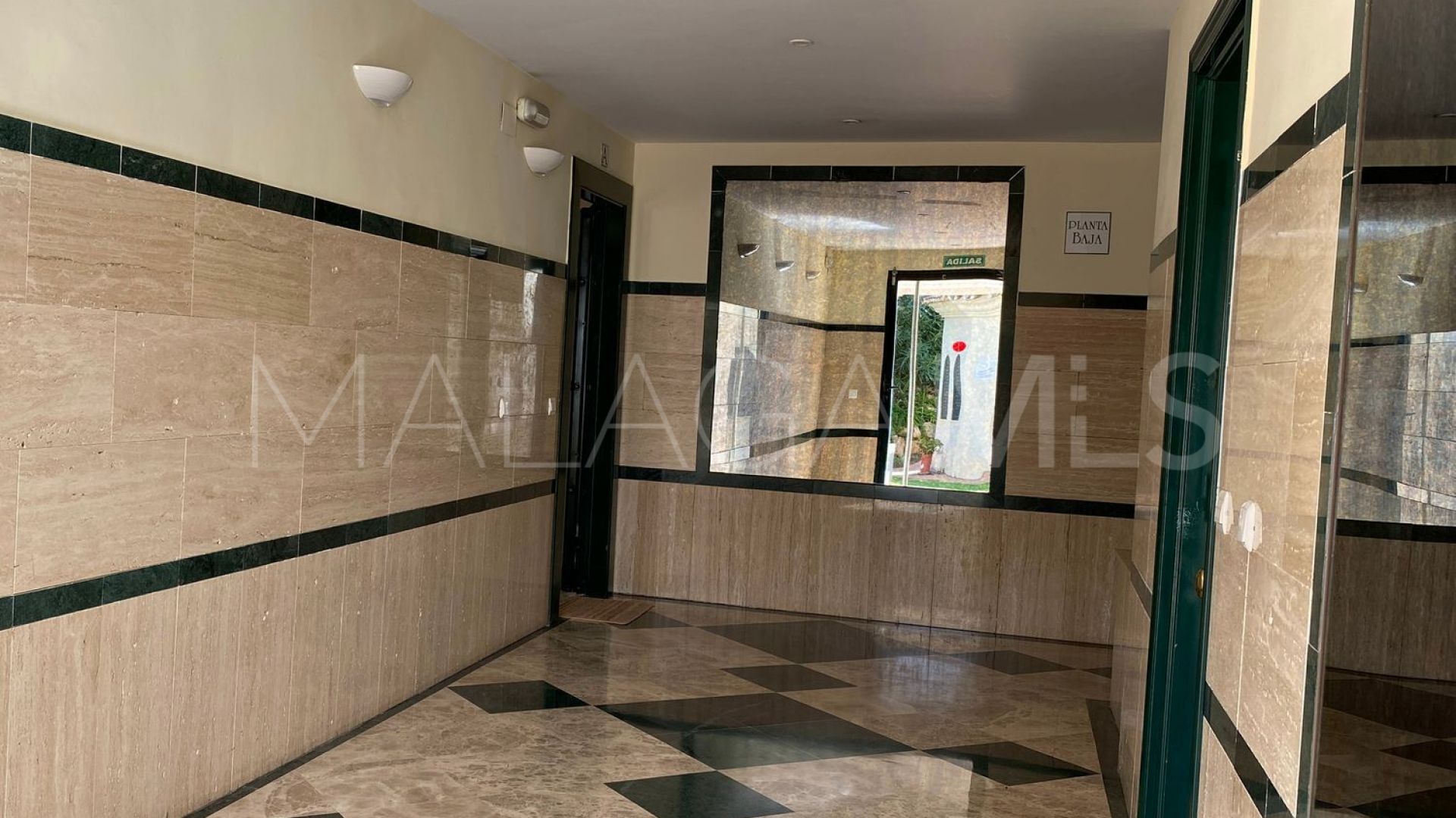 Flat for sale in Nueva Andalucia