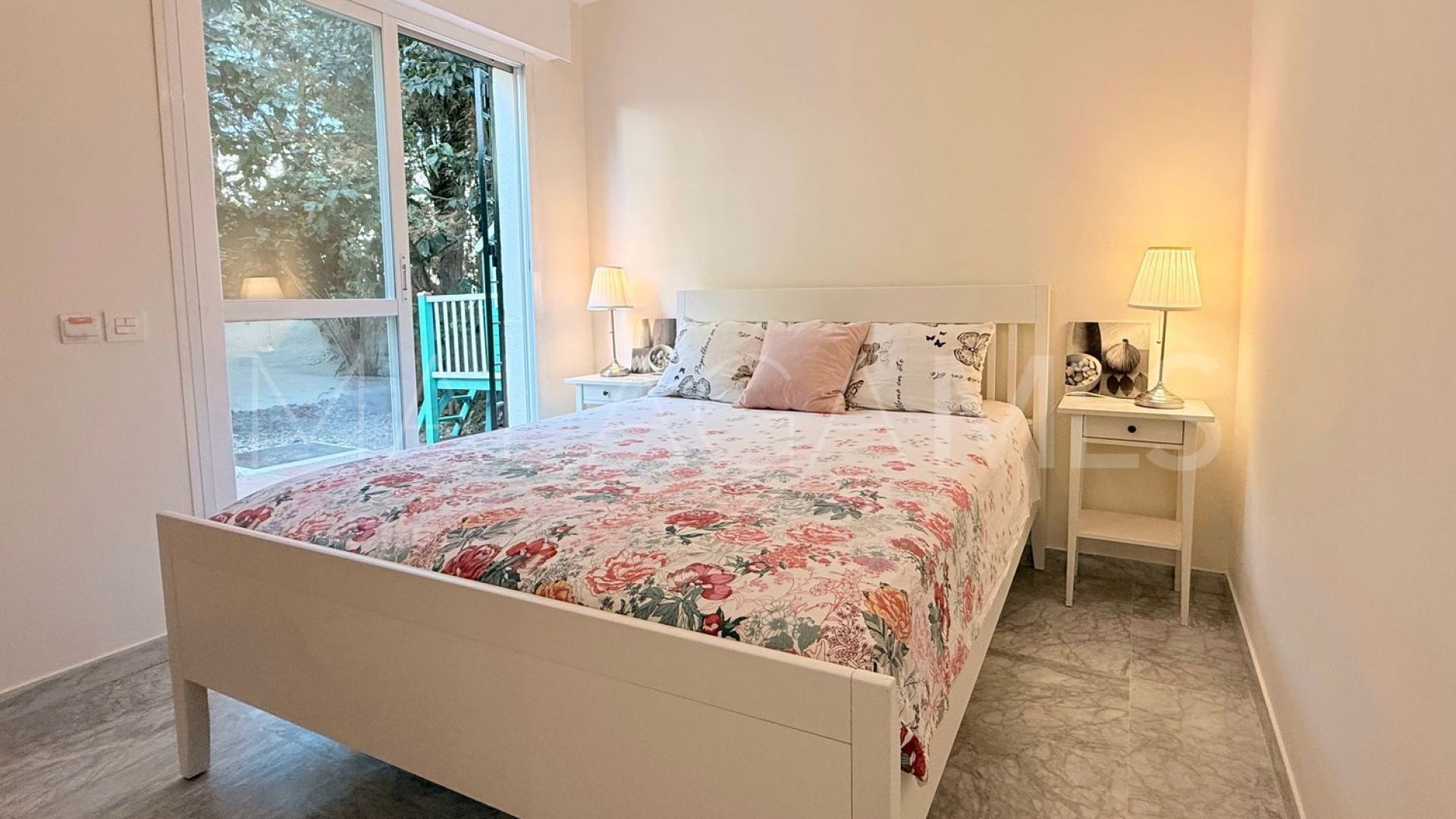 Flat for sale in Nueva Andalucia