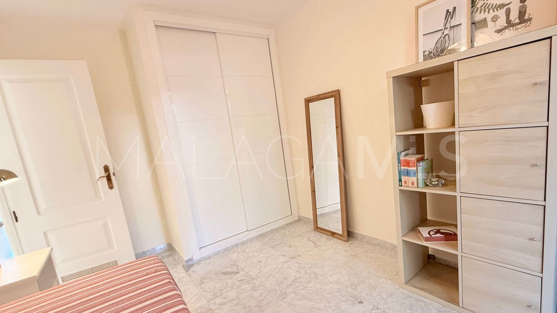 Flat for sale in Nueva Andalucia