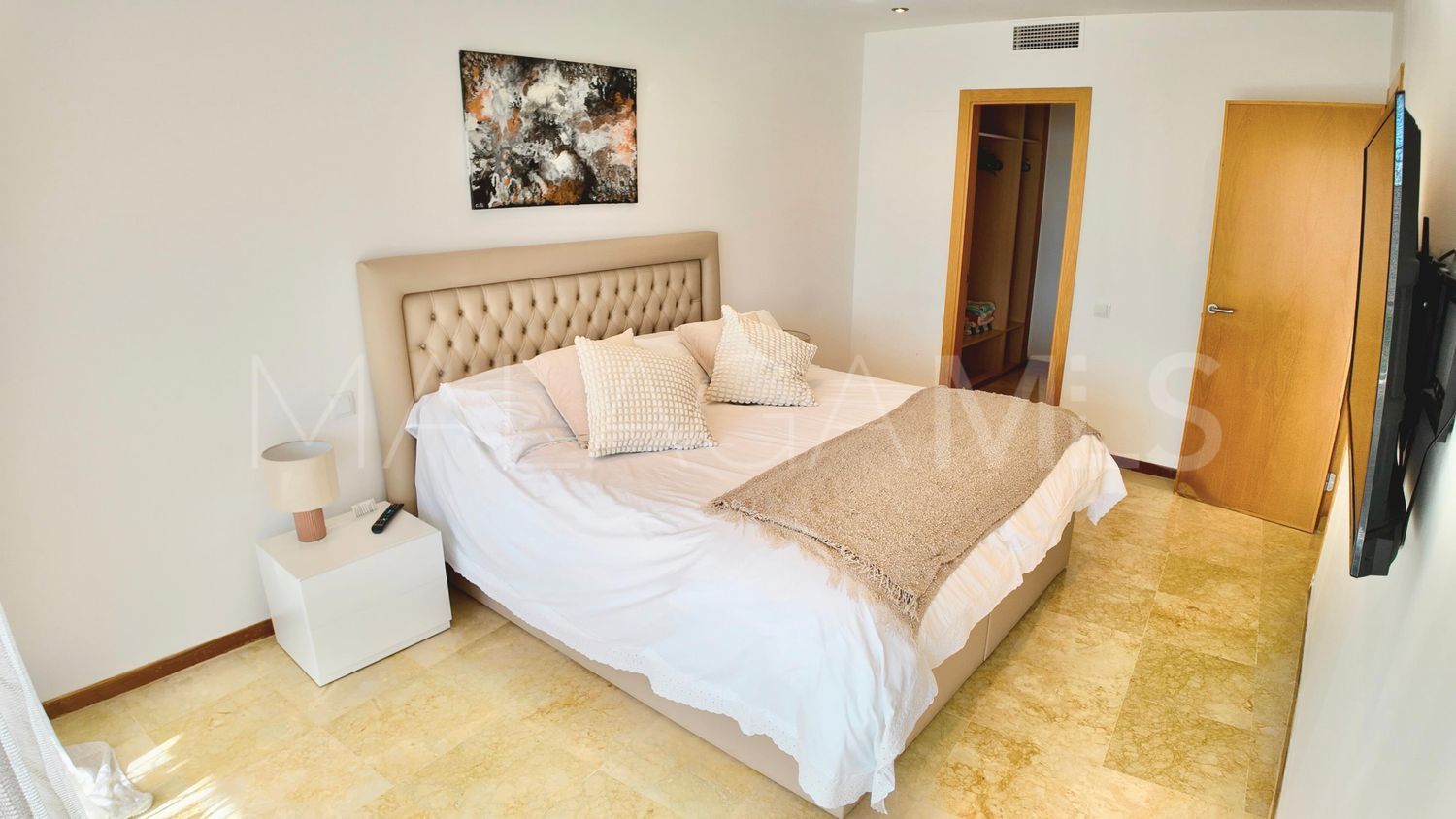For sale flat with 3 bedrooms in Los Altos de los Monteros