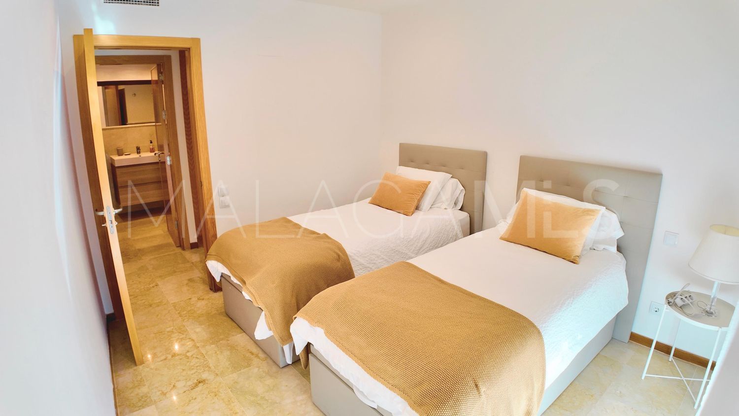 For sale flat with 3 bedrooms in Los Altos de los Monteros