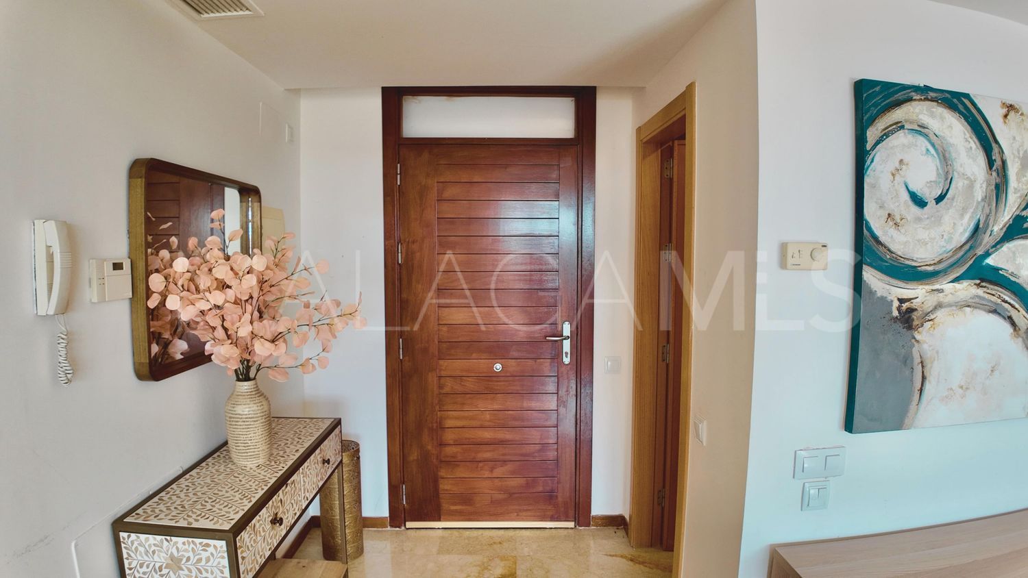 For sale flat with 3 bedrooms in Los Altos de los Monteros