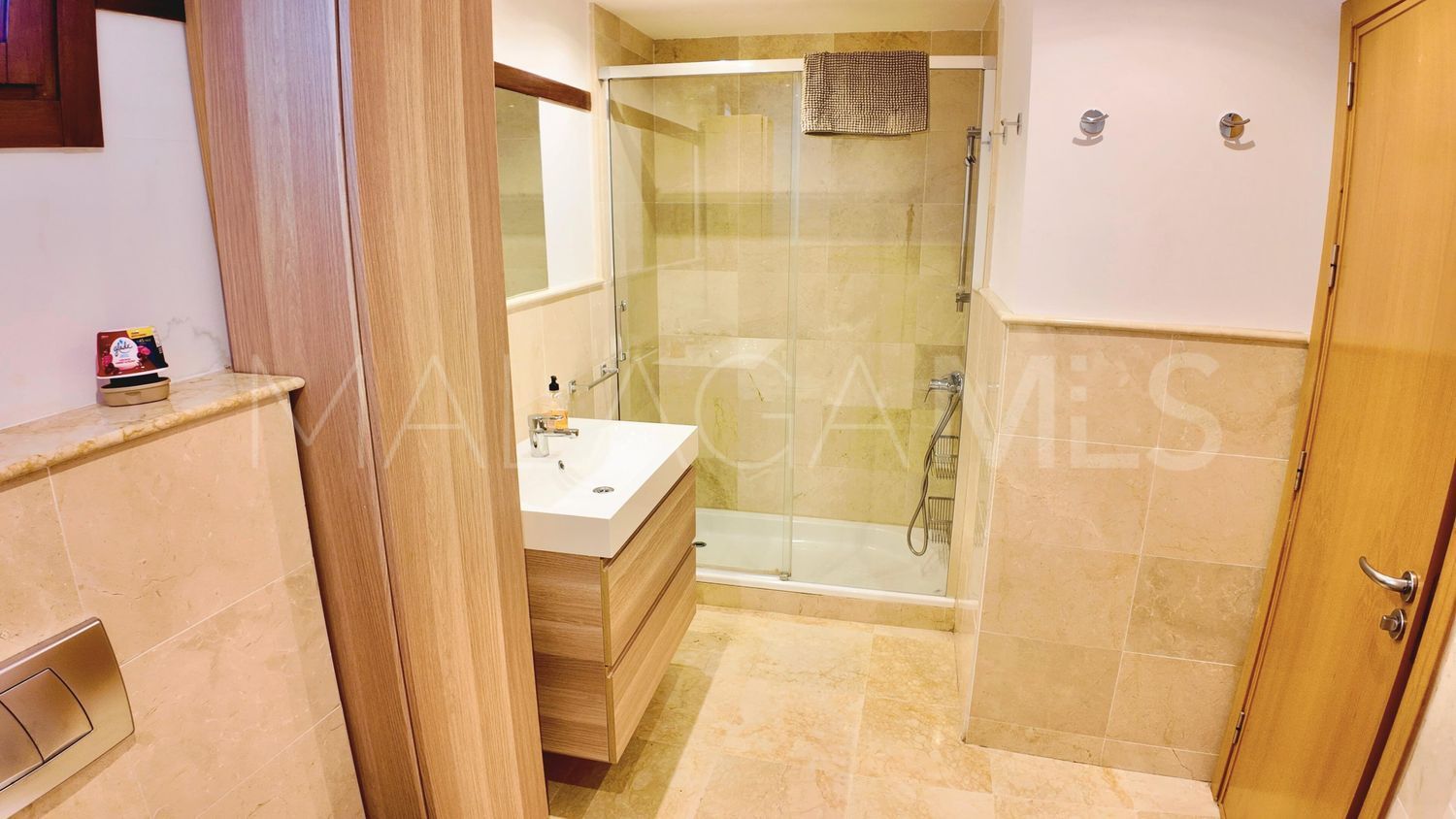 For sale flat with 3 bedrooms in Los Altos de los Monteros