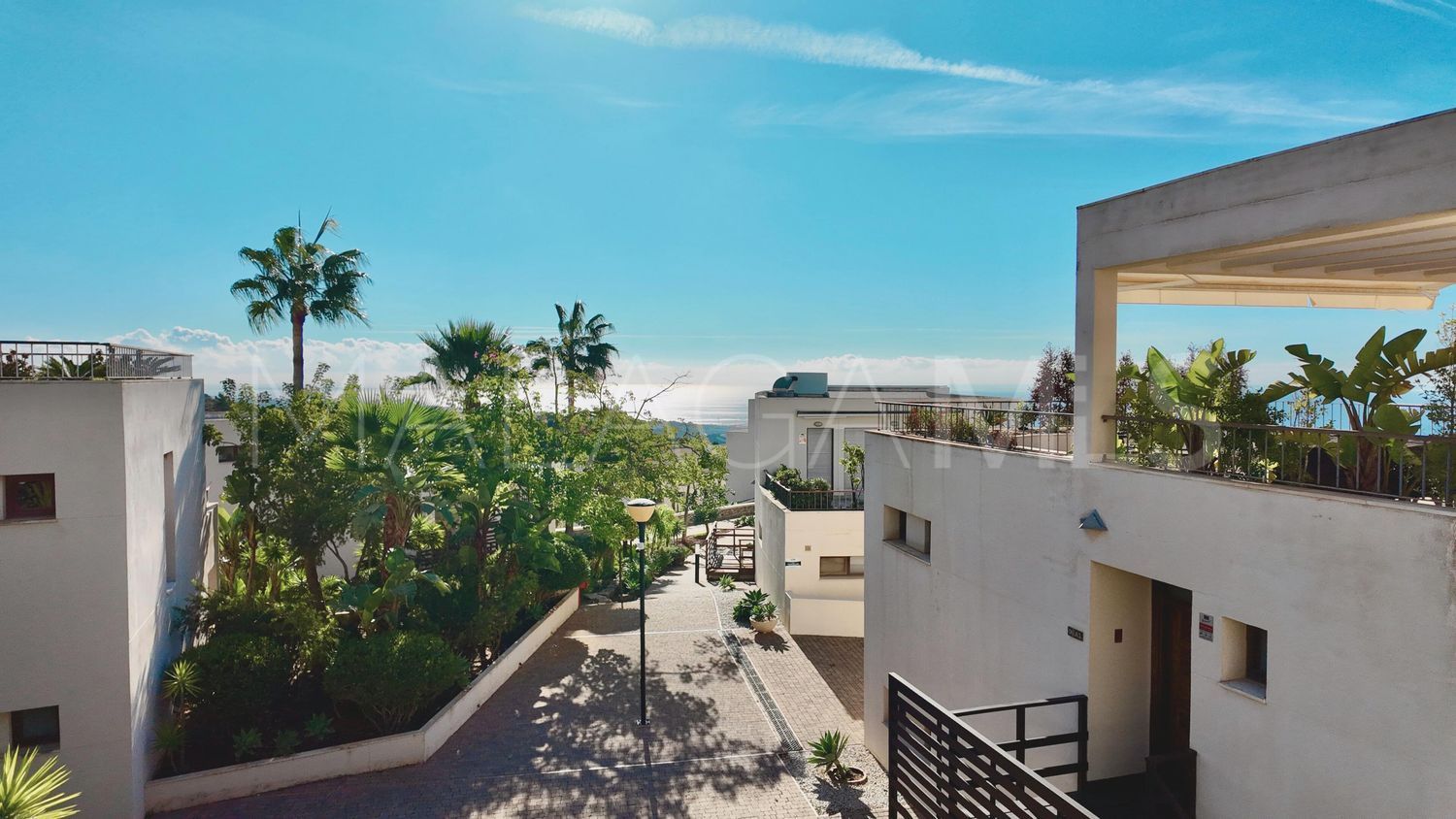 For sale flat with 3 bedrooms in Los Altos de los Monteros