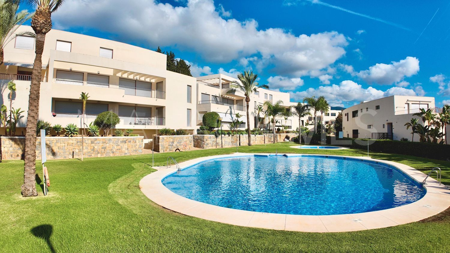 For sale flat with 3 bedrooms in Los Altos de los Monteros