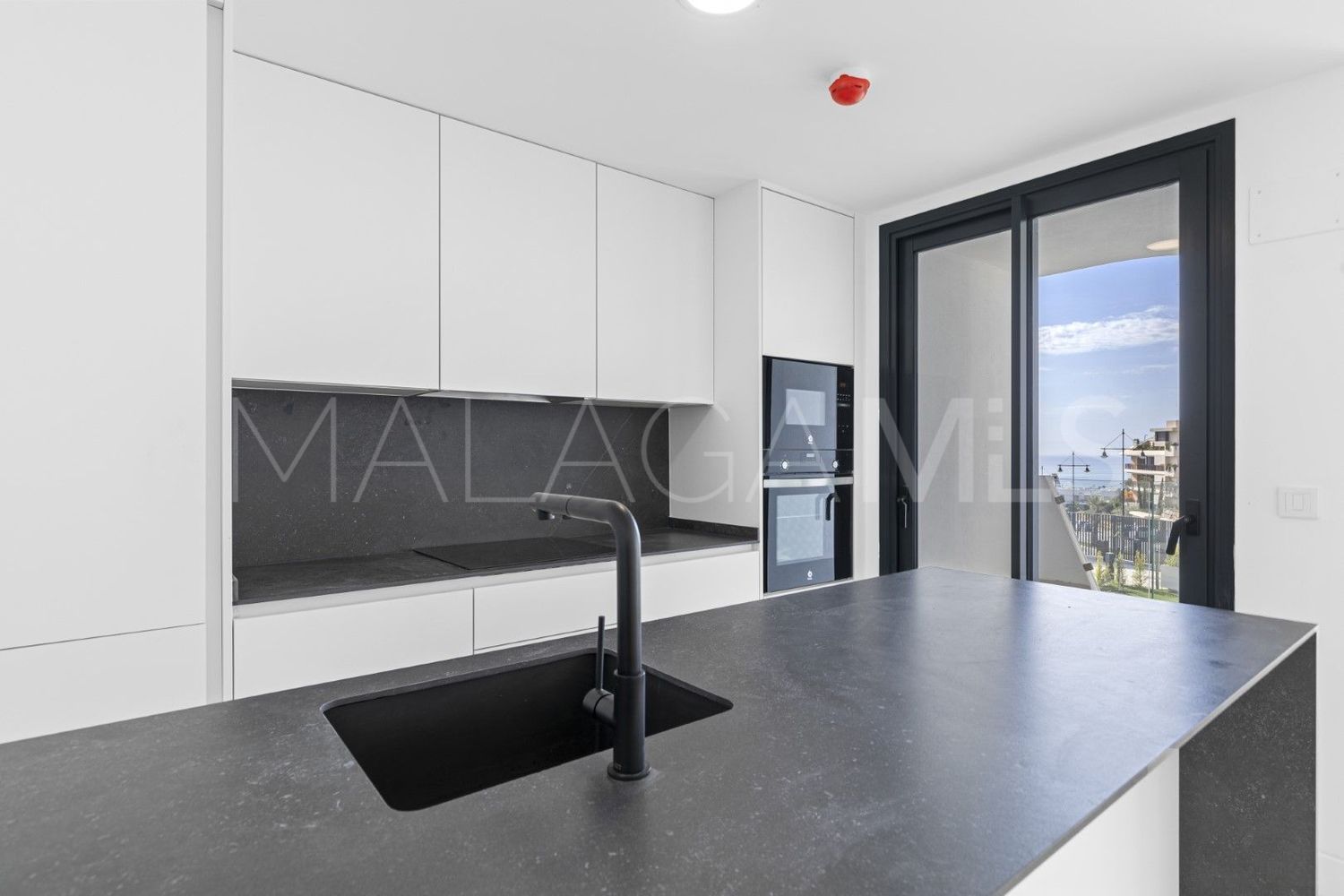 Buy piso in El Higueron de 3 bedrooms