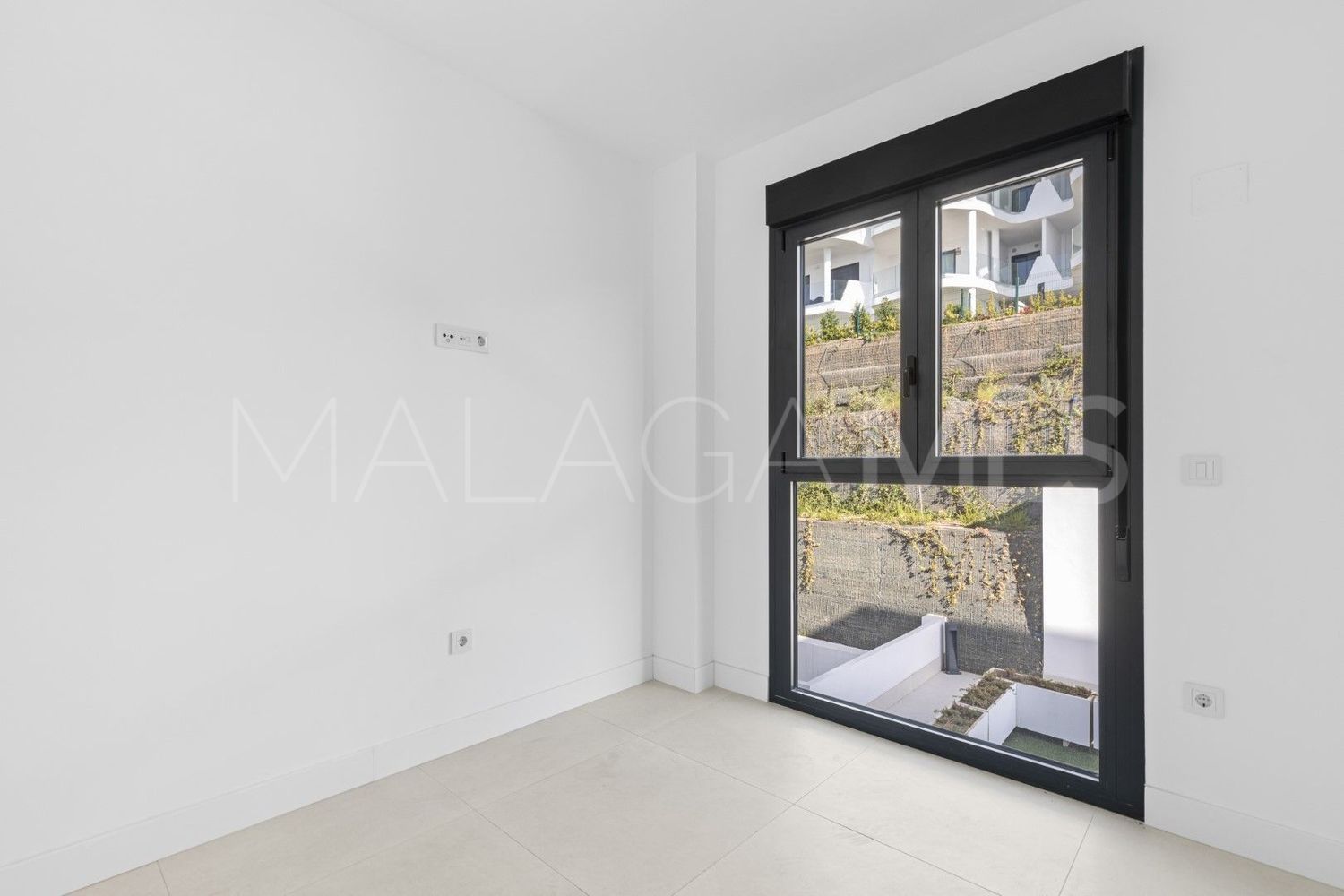 Buy piso in El Higueron de 3 bedrooms