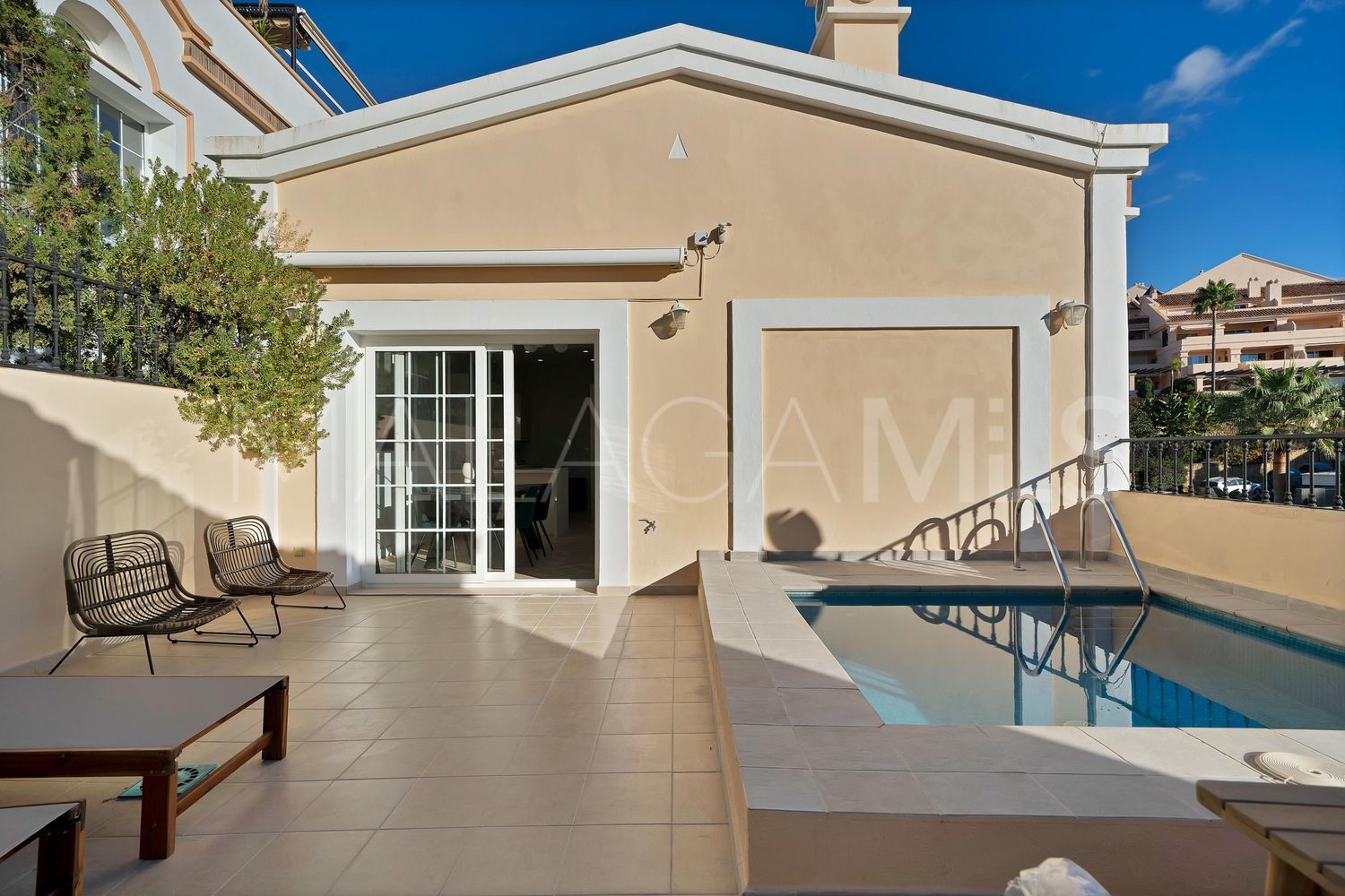 Hus i byn for sale in Los Naranjos