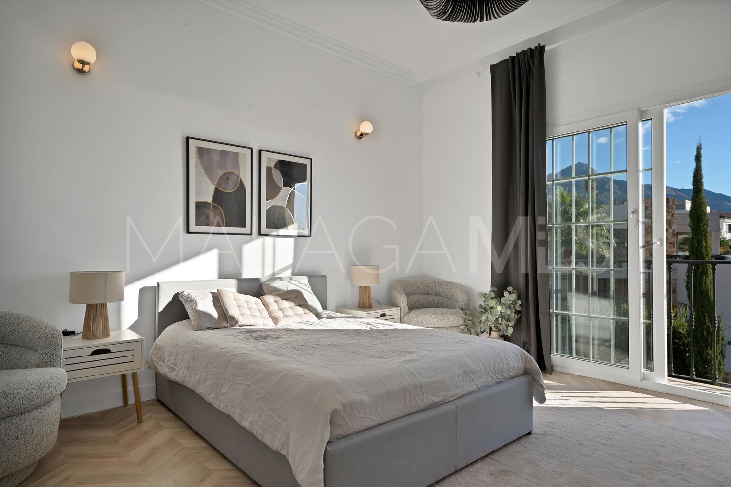 Hus i byn for sale in Los Naranjos