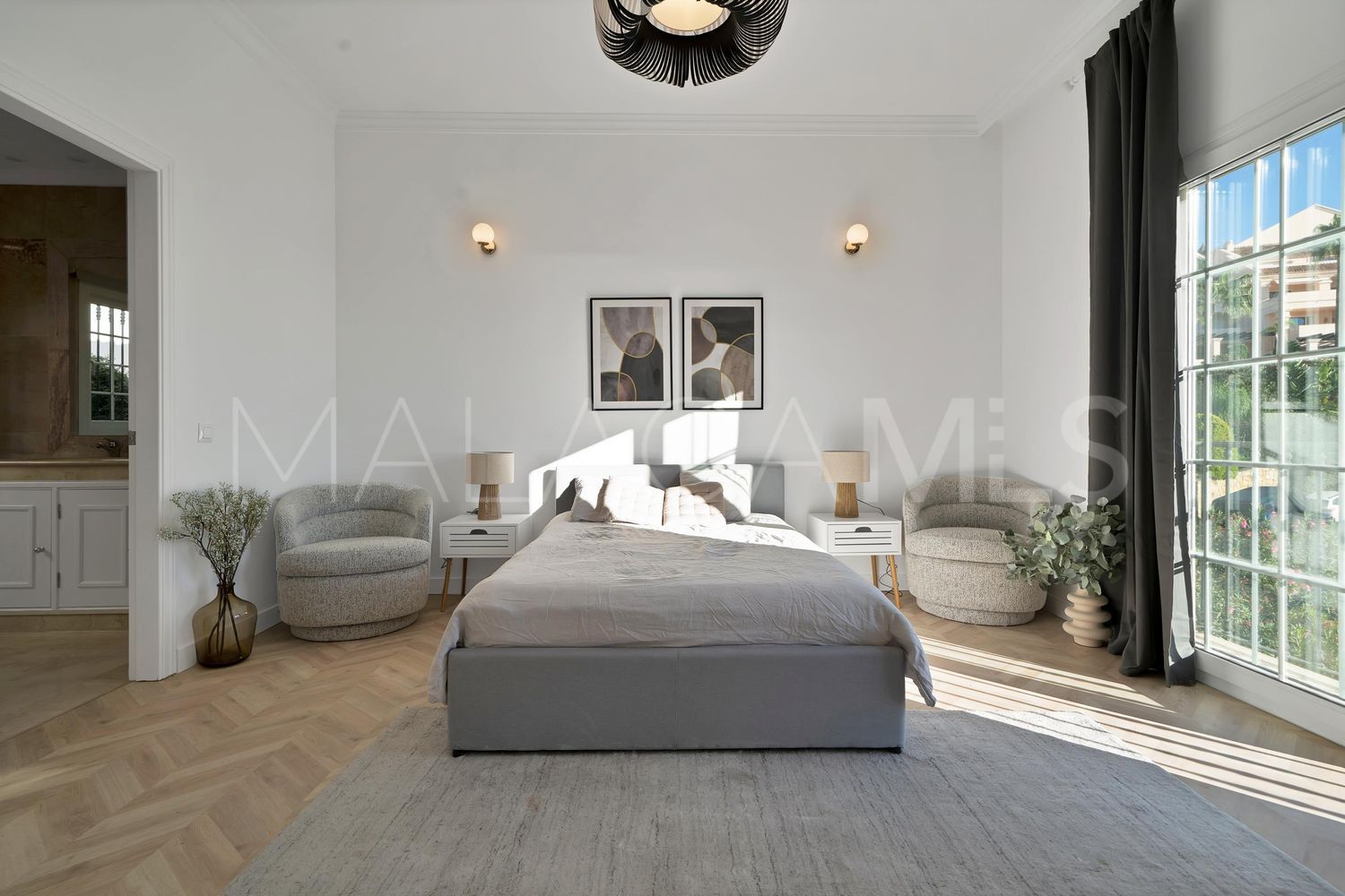 Hus i byn for sale in Los Naranjos