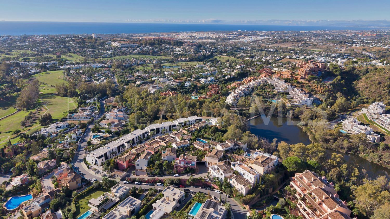 Hus i byn for sale in Los Naranjos