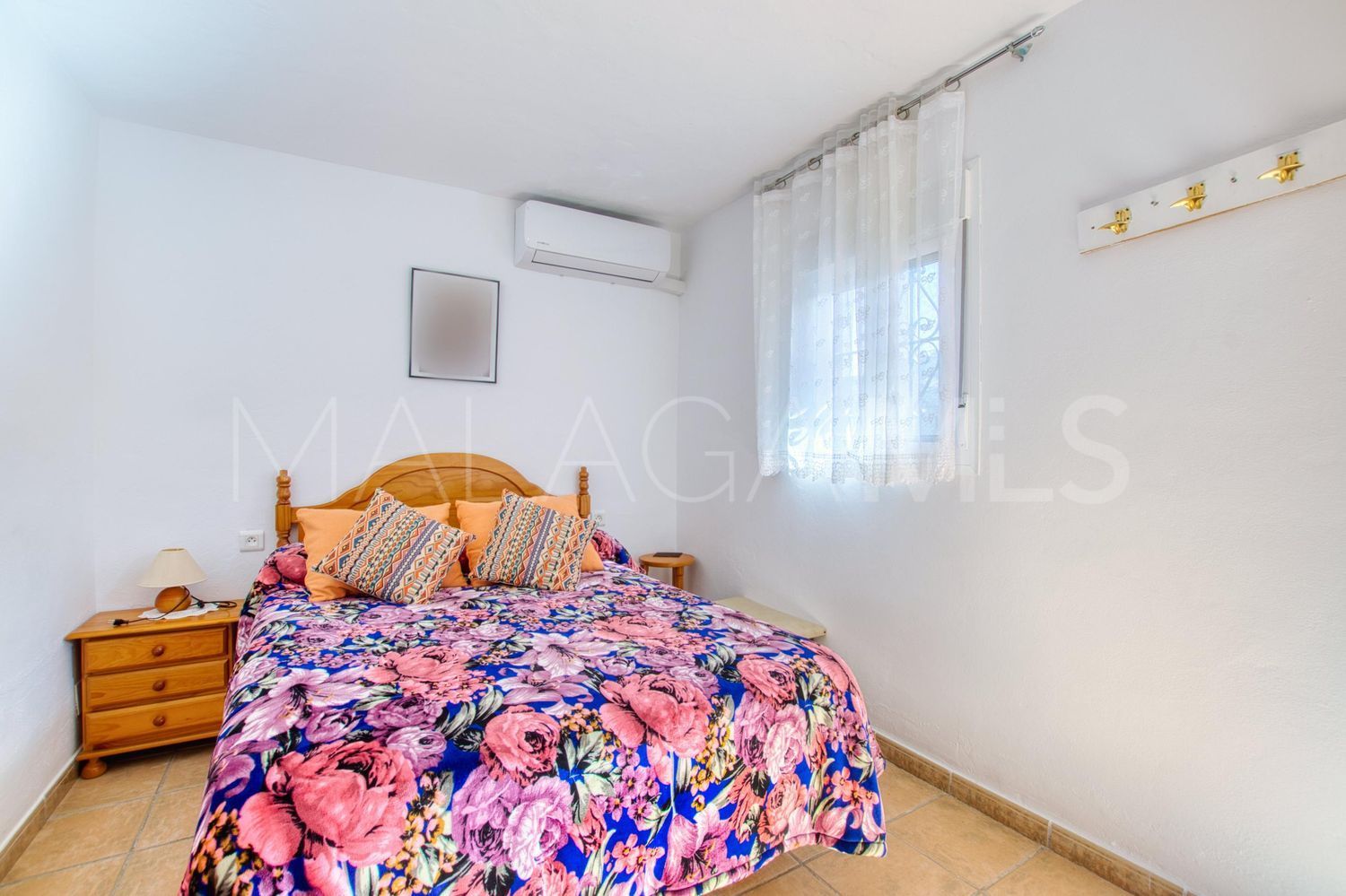 Alcaucin, casa de campo with 4 bedrooms for sale