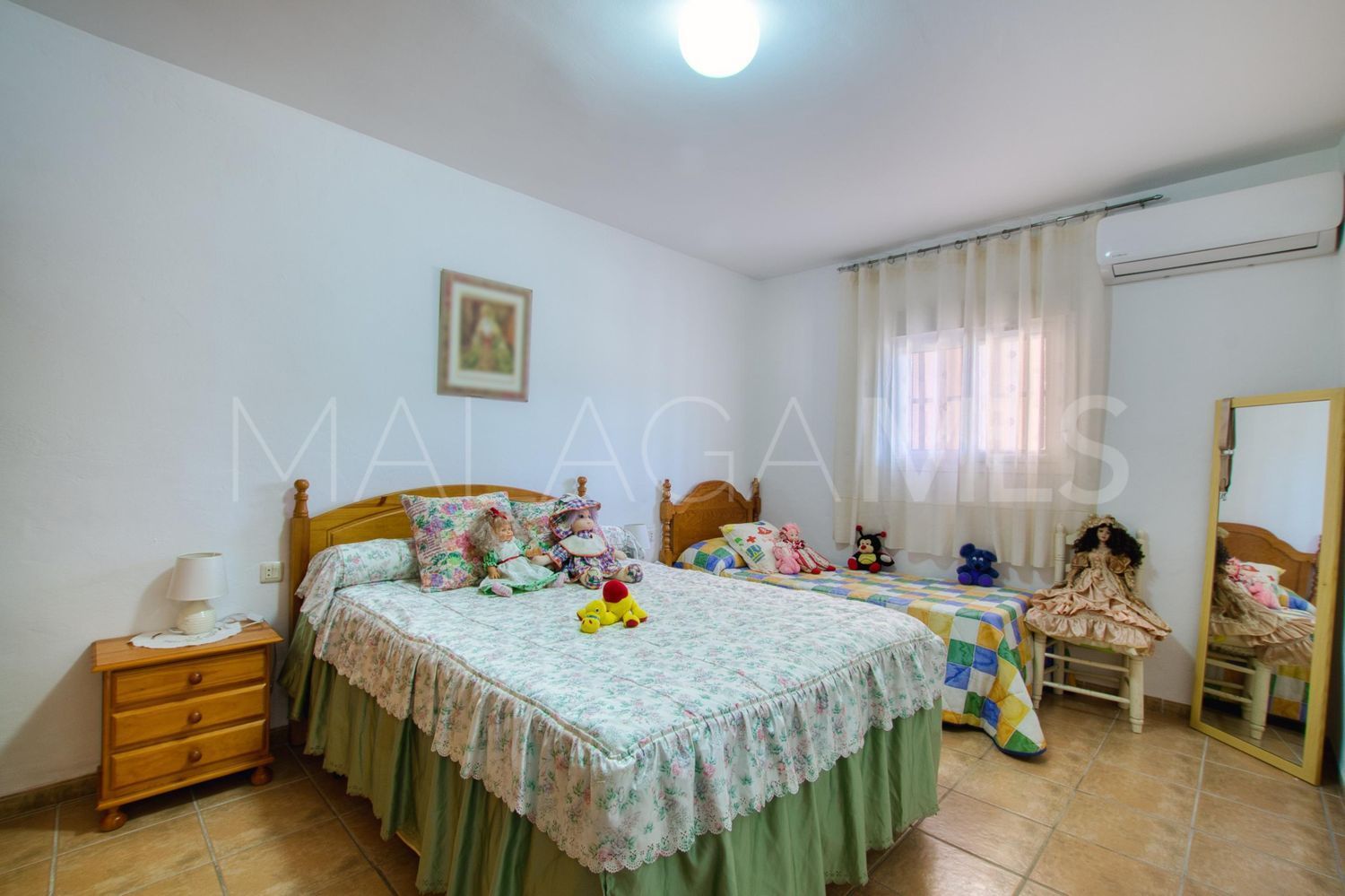 For sale country house in Alcaucin with 4 bedrooms