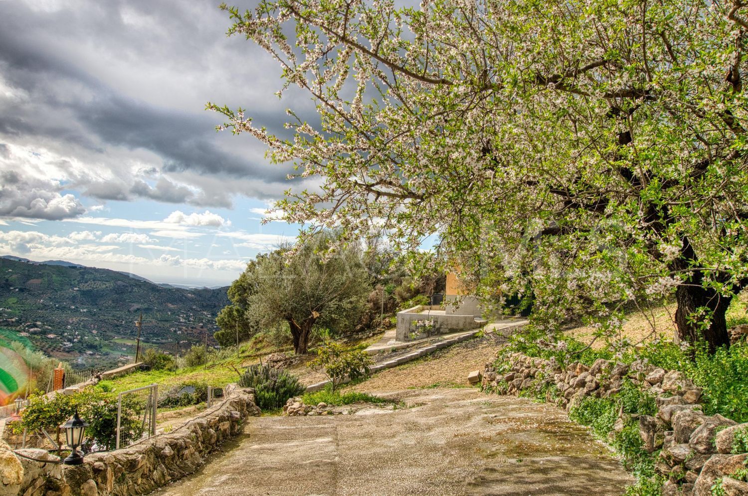 For sale country house in Alcaucin with 4 bedrooms
