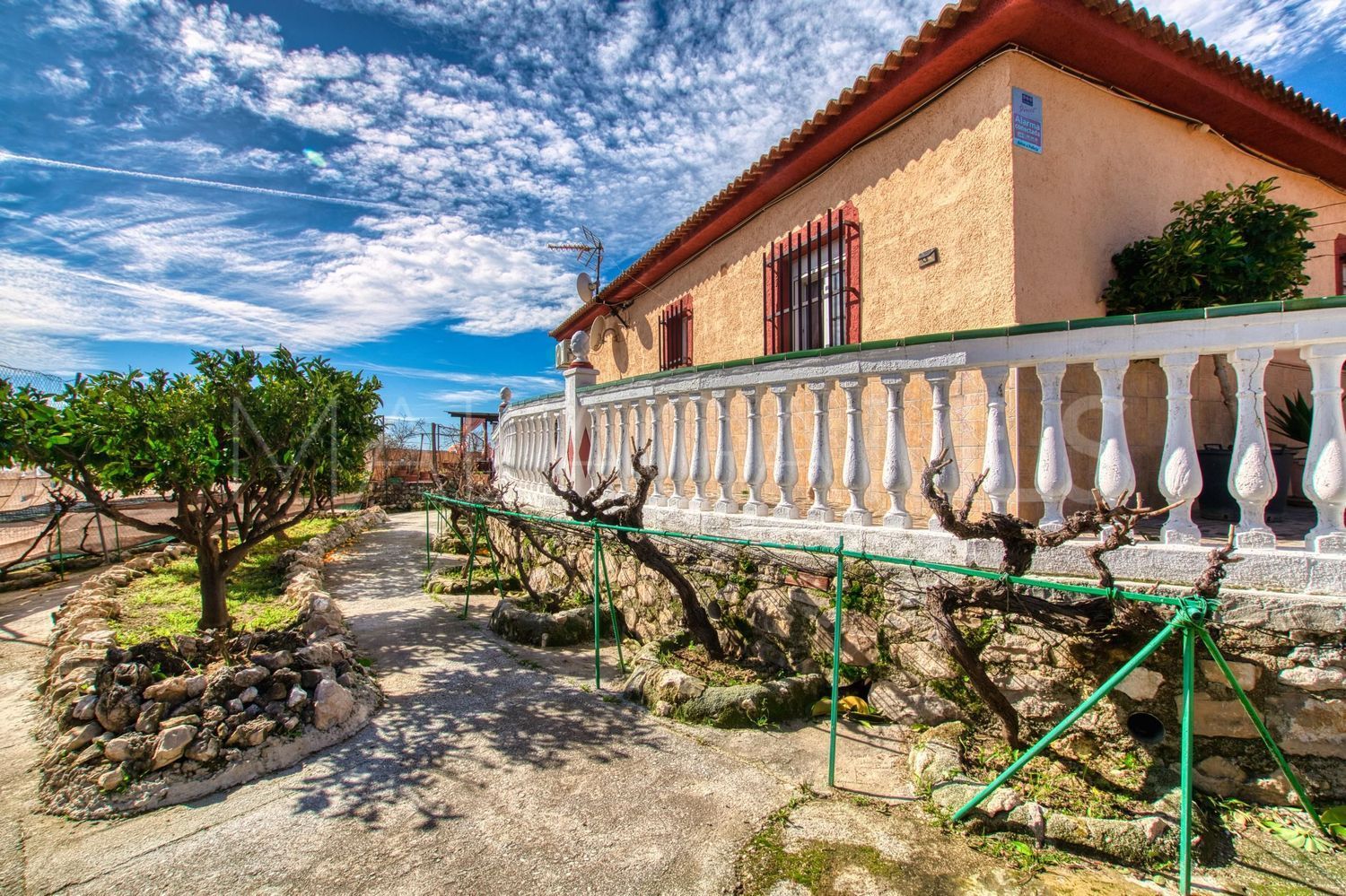For sale country house in Alcaucin with 4 bedrooms