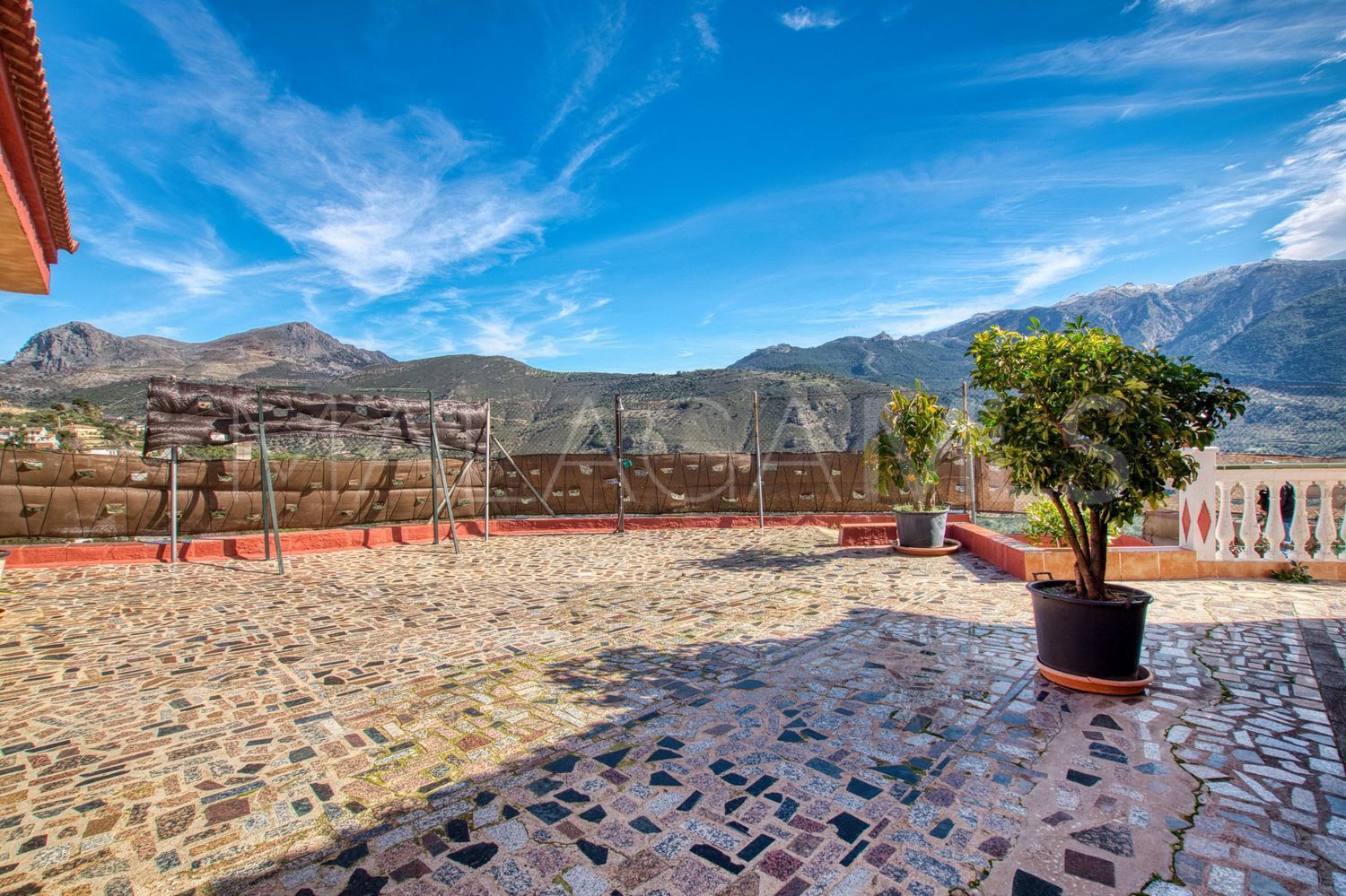 For sale country house in Alcaucin with 4 bedrooms