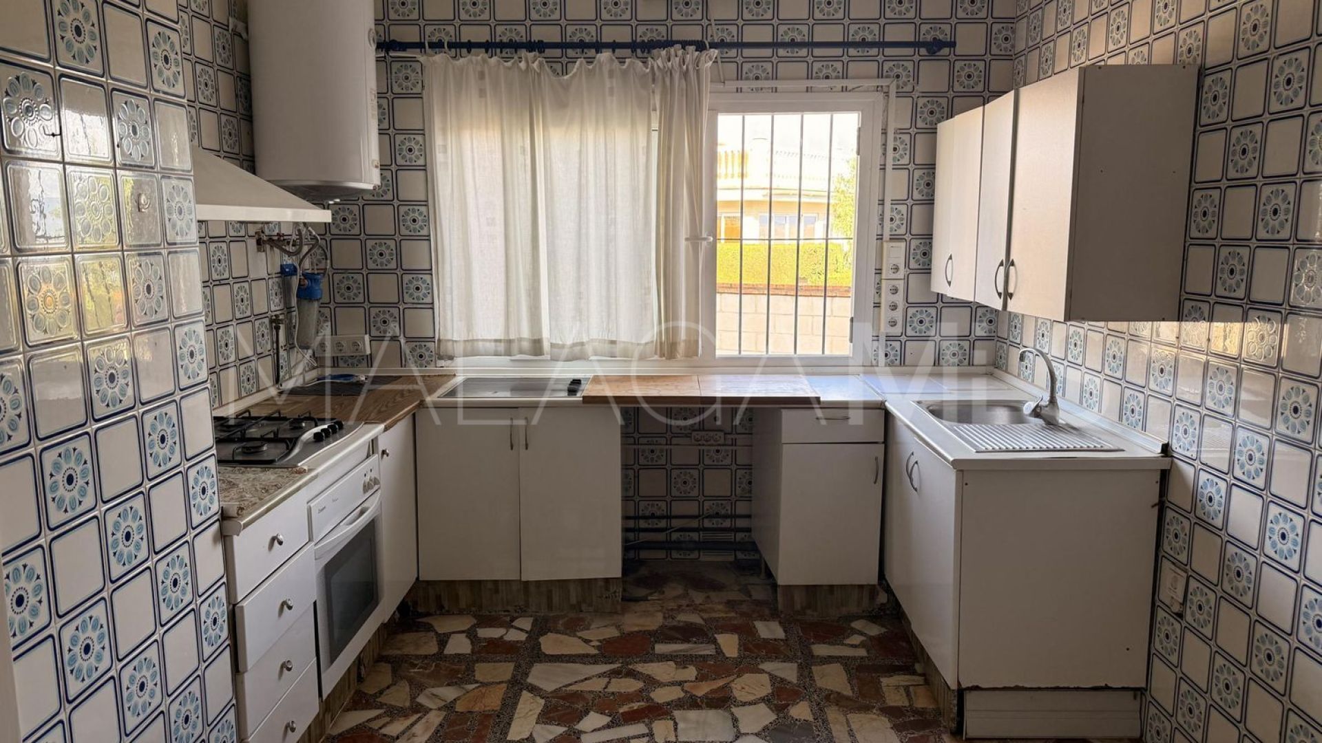 Hus i byn for sale in Los Manantiales