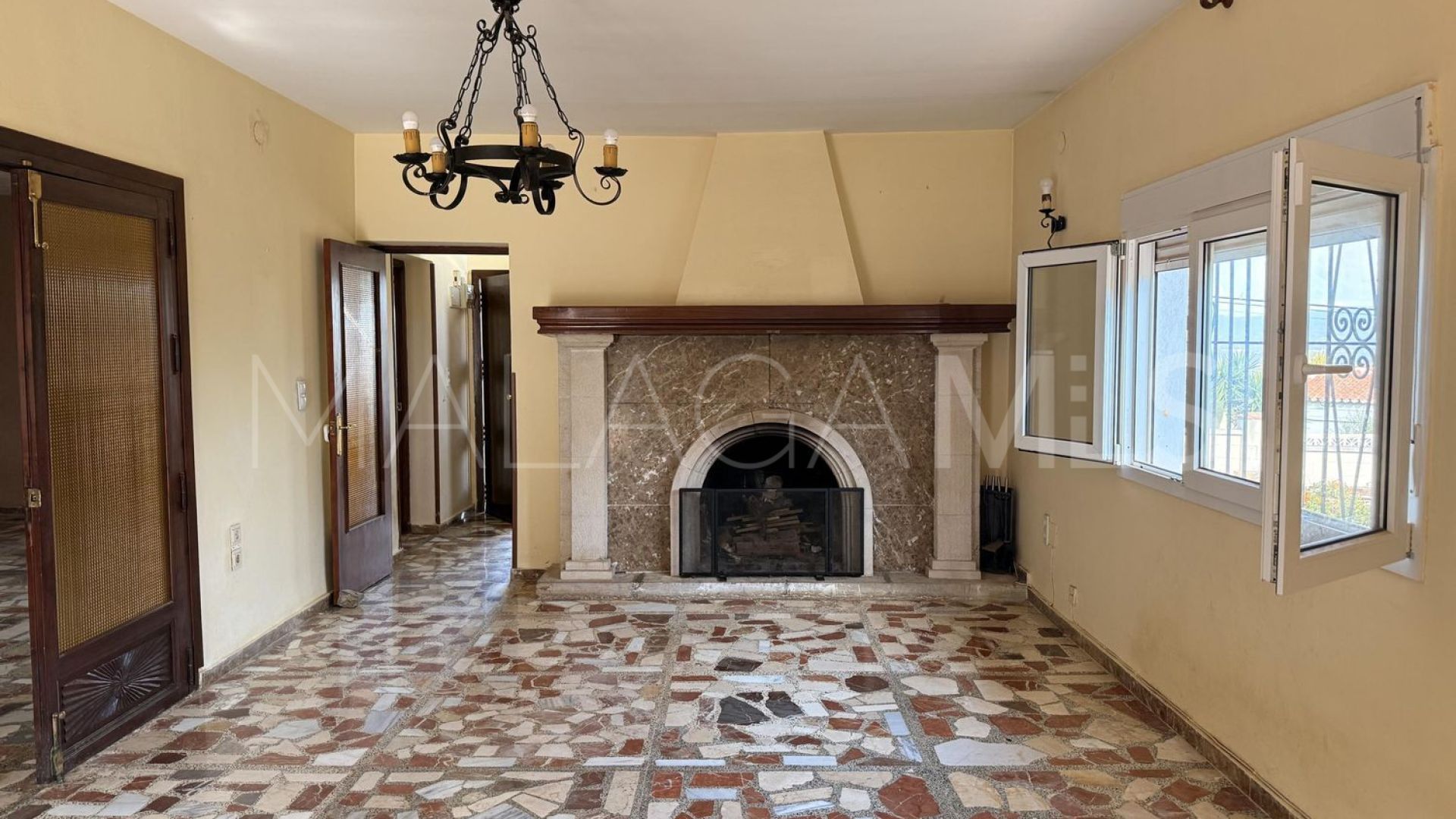 Hus i byn for sale in Los Manantiales