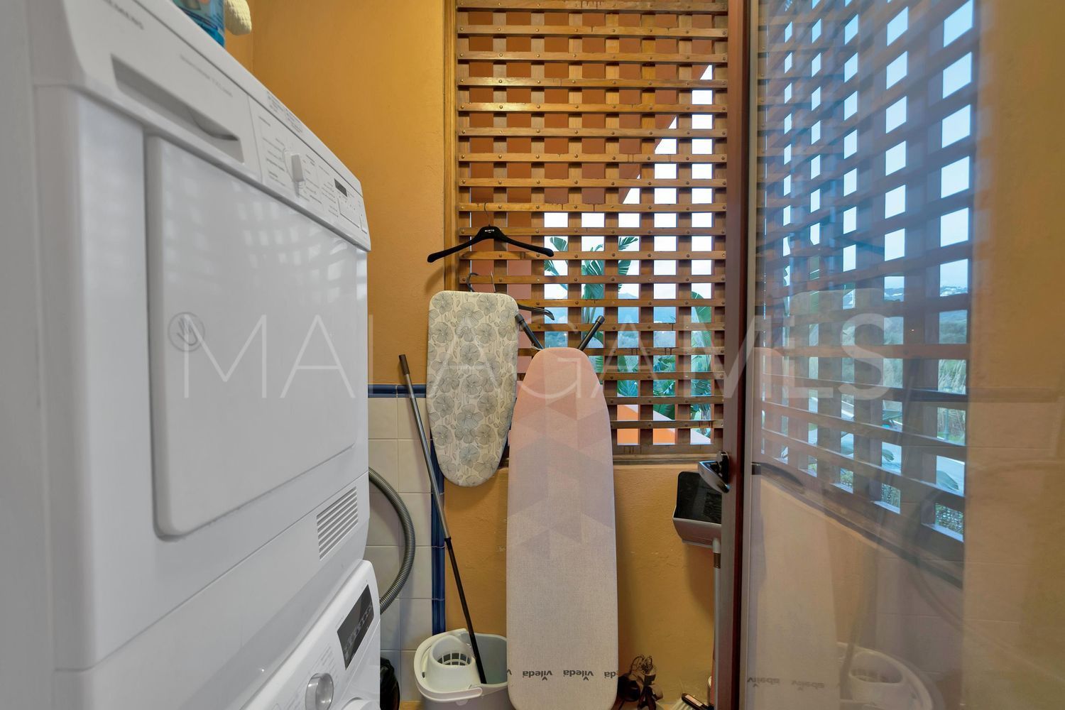 Piso with 3 bedrooms for sale in Bahia de Marbella