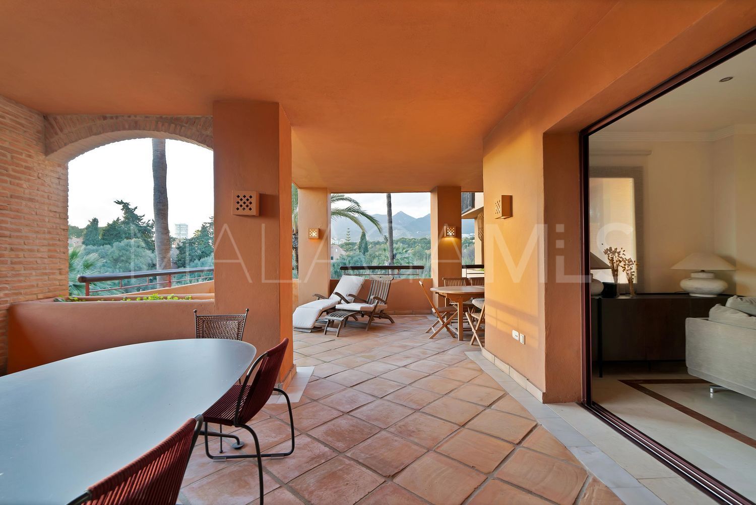 Piso with 3 bedrooms for sale in Bahia de Marbella