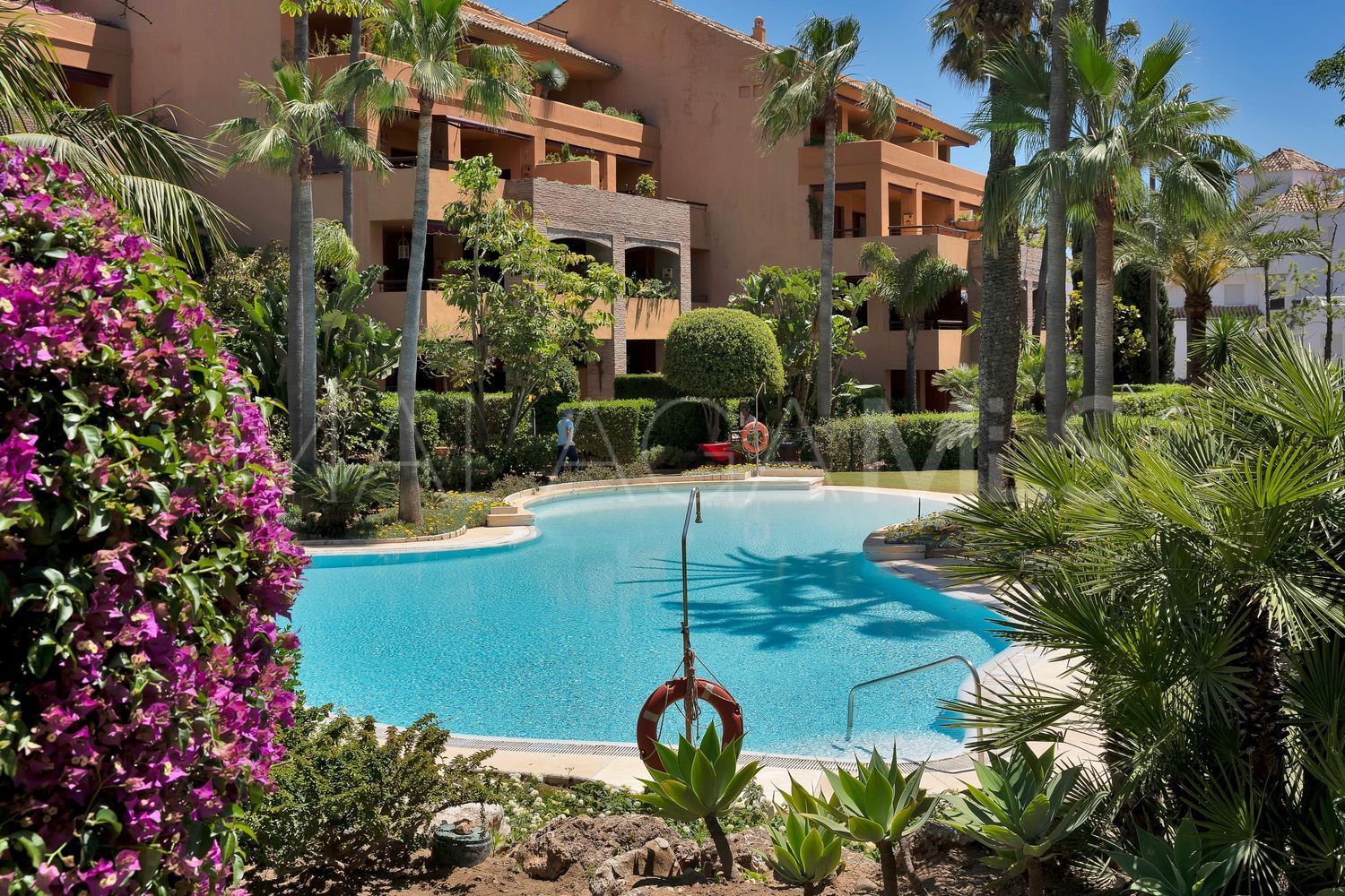 Flat for sale in Bahia de Marbella