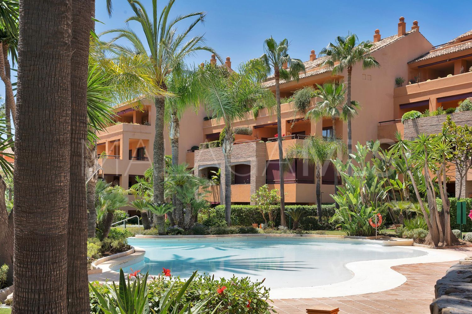 Flat for sale in Bahia de Marbella