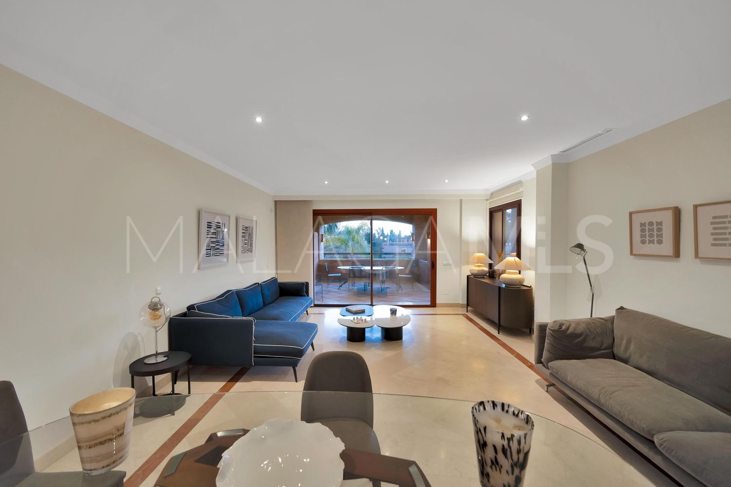 Piso with 3 bedrooms for sale in Bahia de Marbella