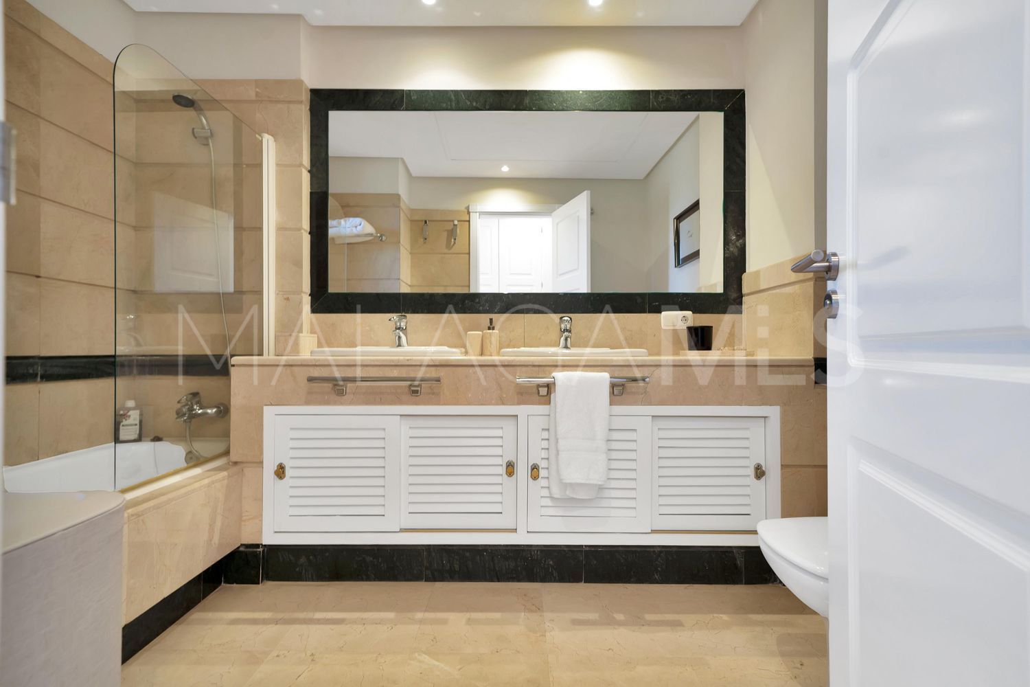 Flat for sale in Bahia de Marbella