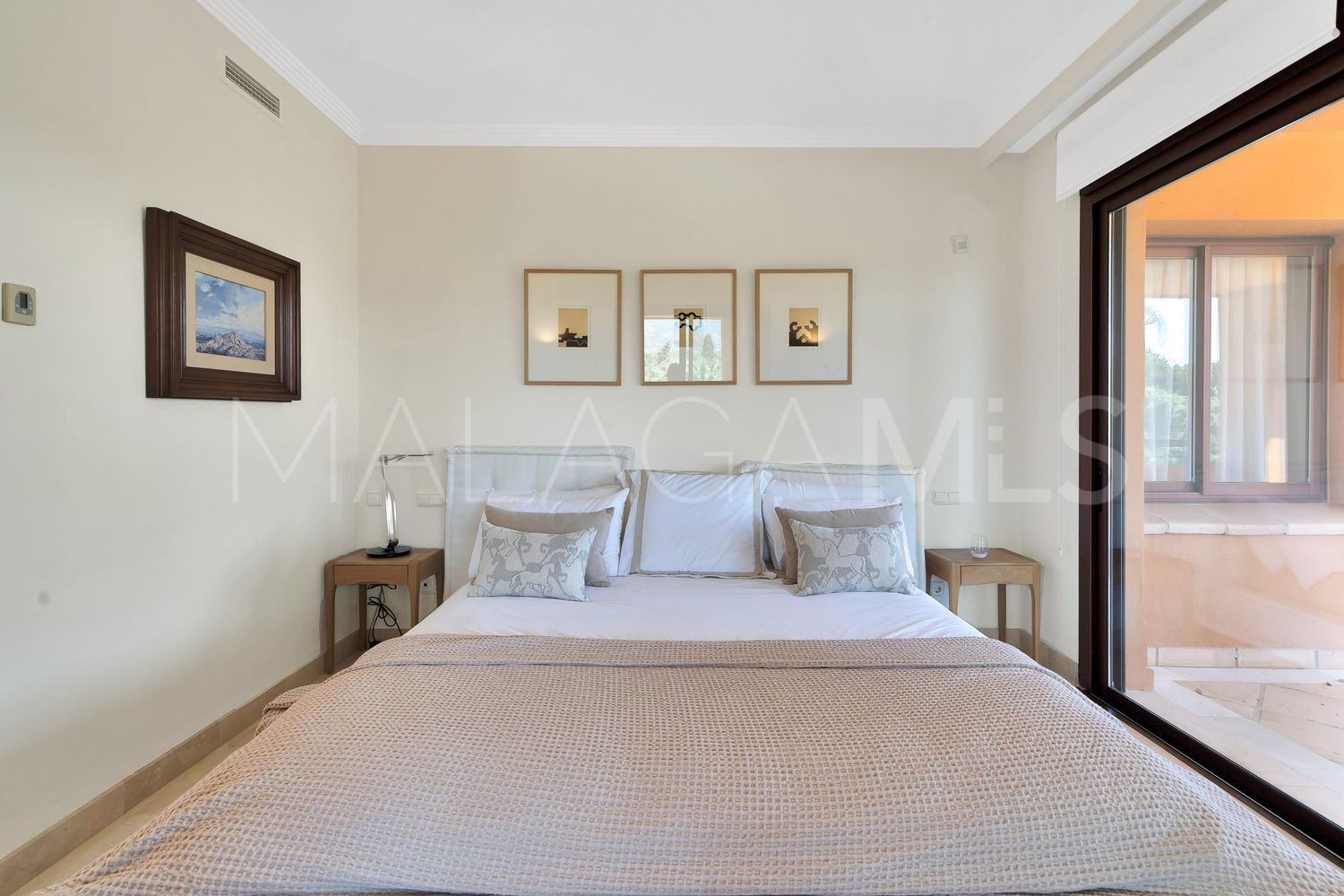 Flat for sale in Bahia de Marbella