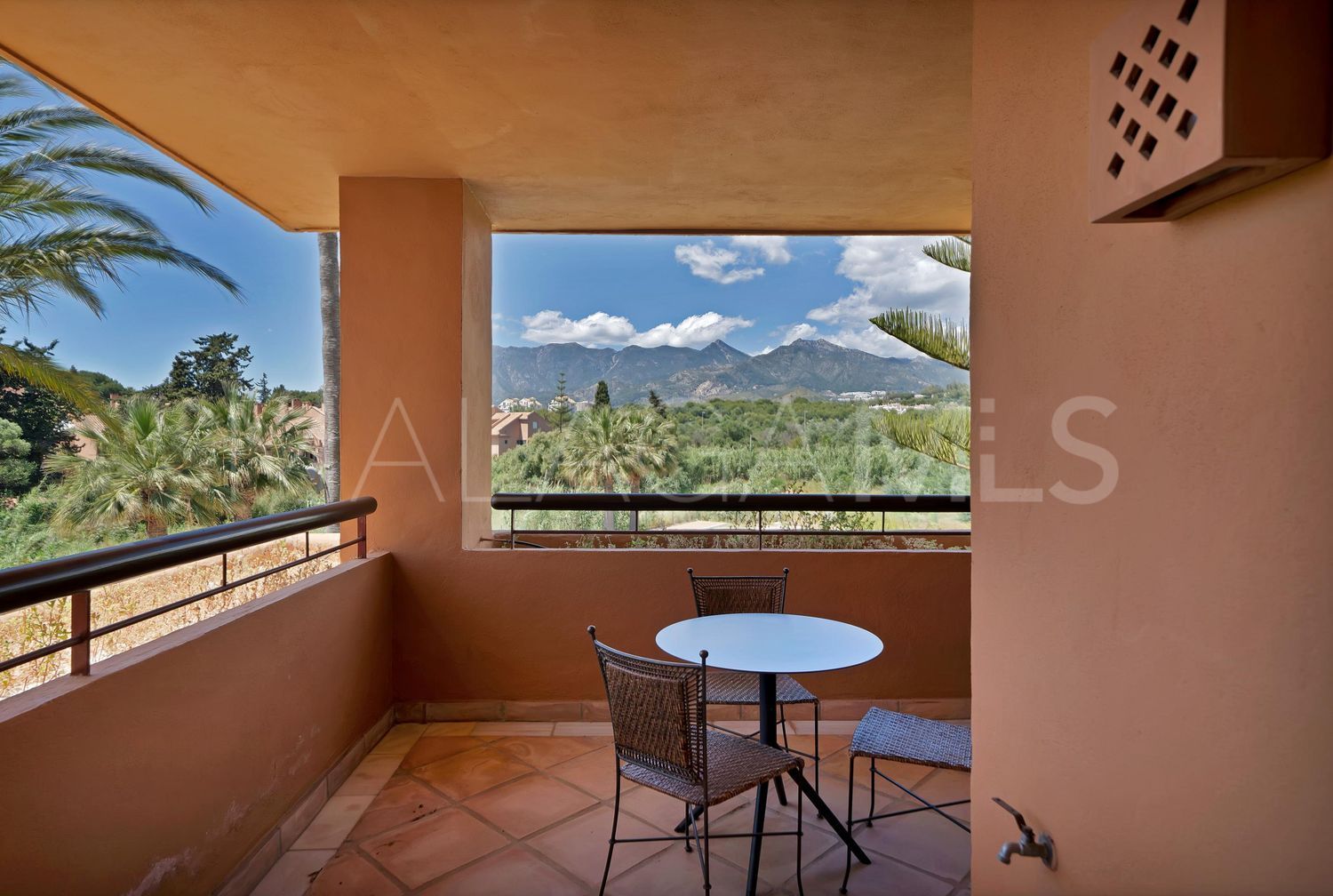 Flat for sale in Bahia de Marbella