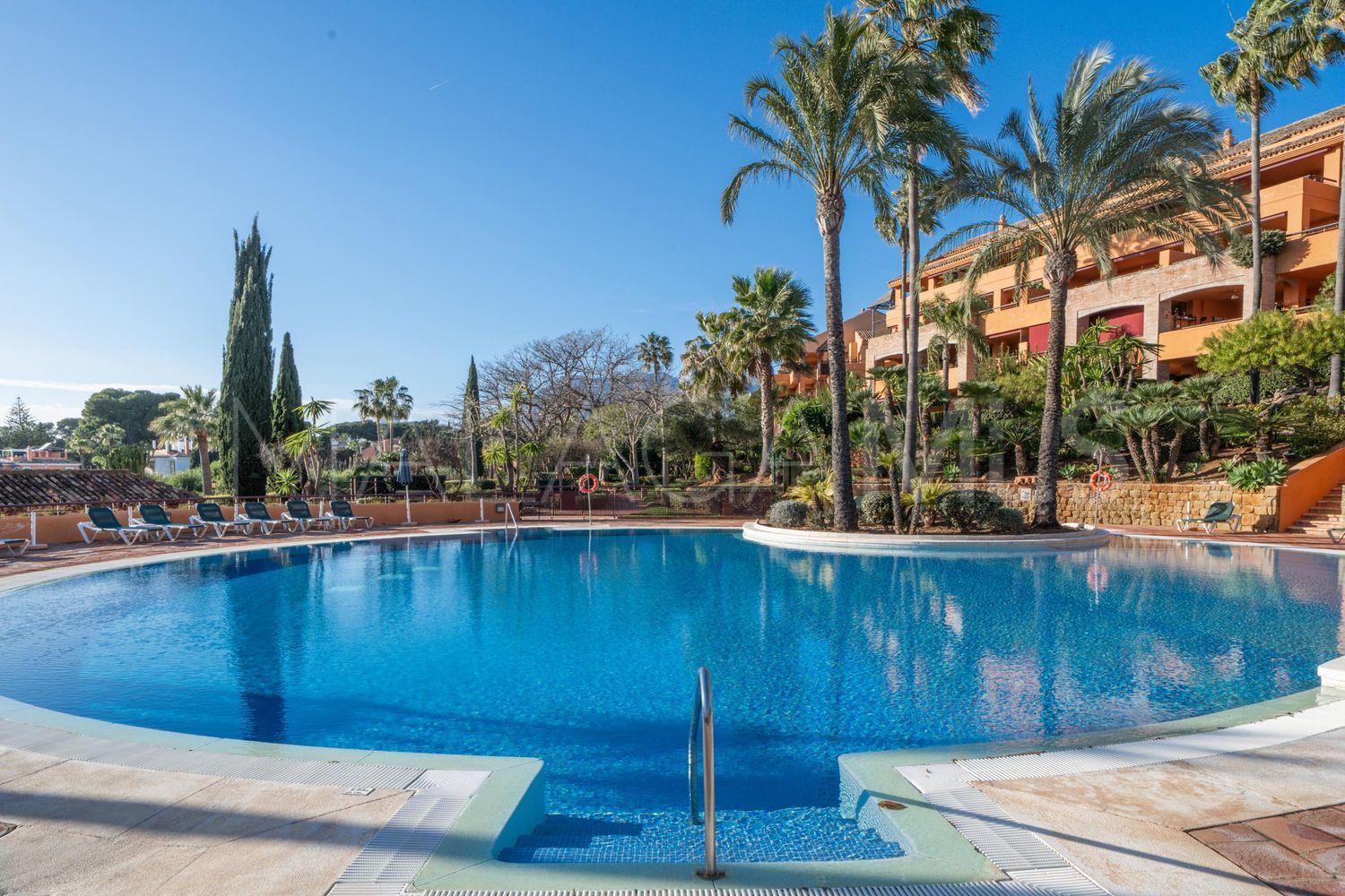 Piso with 3 bedrooms for sale in Bahia de Marbella