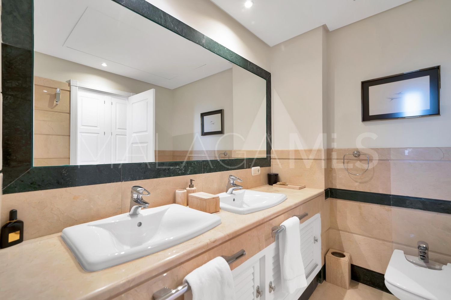 Piso with 3 bedrooms for sale in Bahia de Marbella