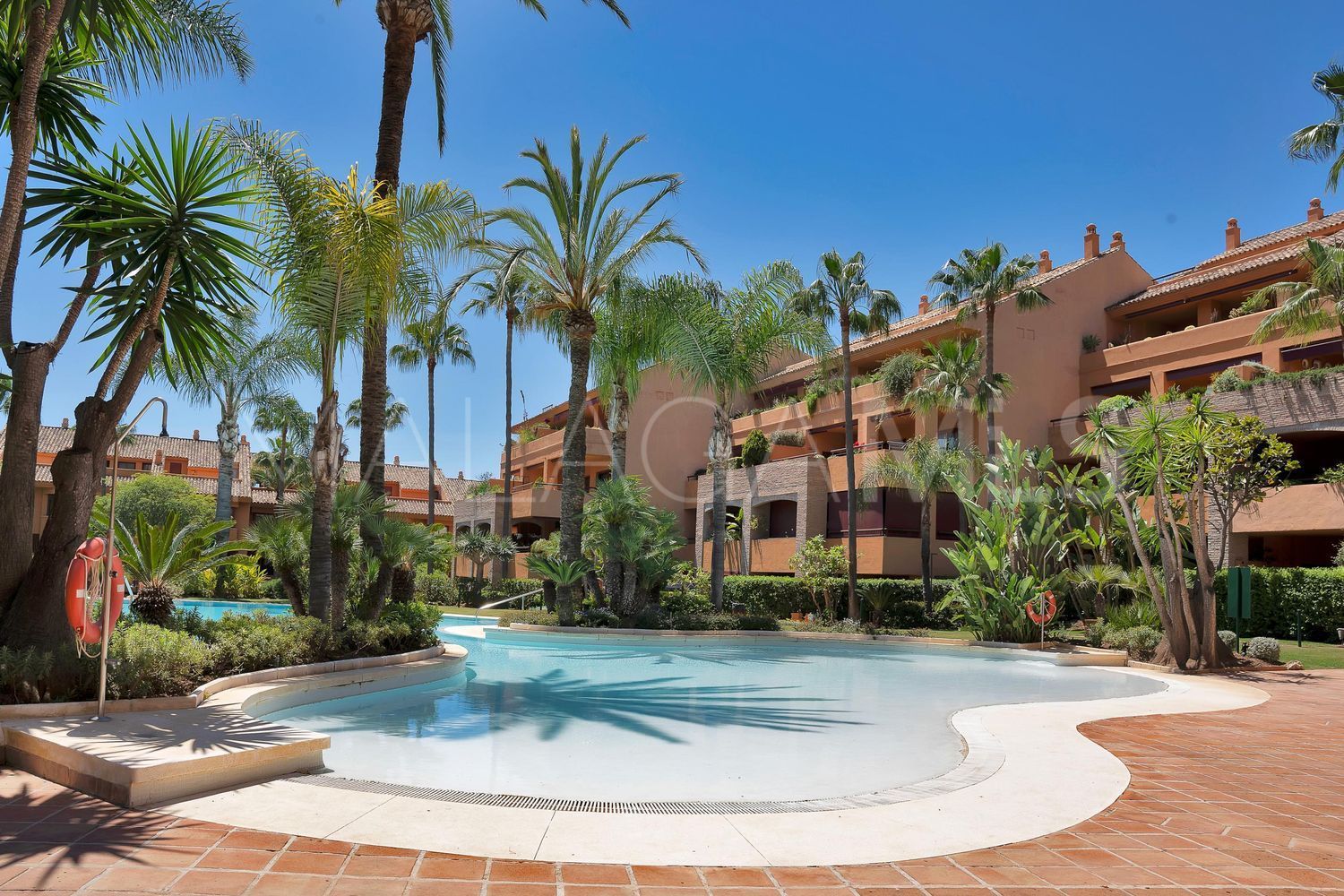 Flat for sale in Bahia de Marbella