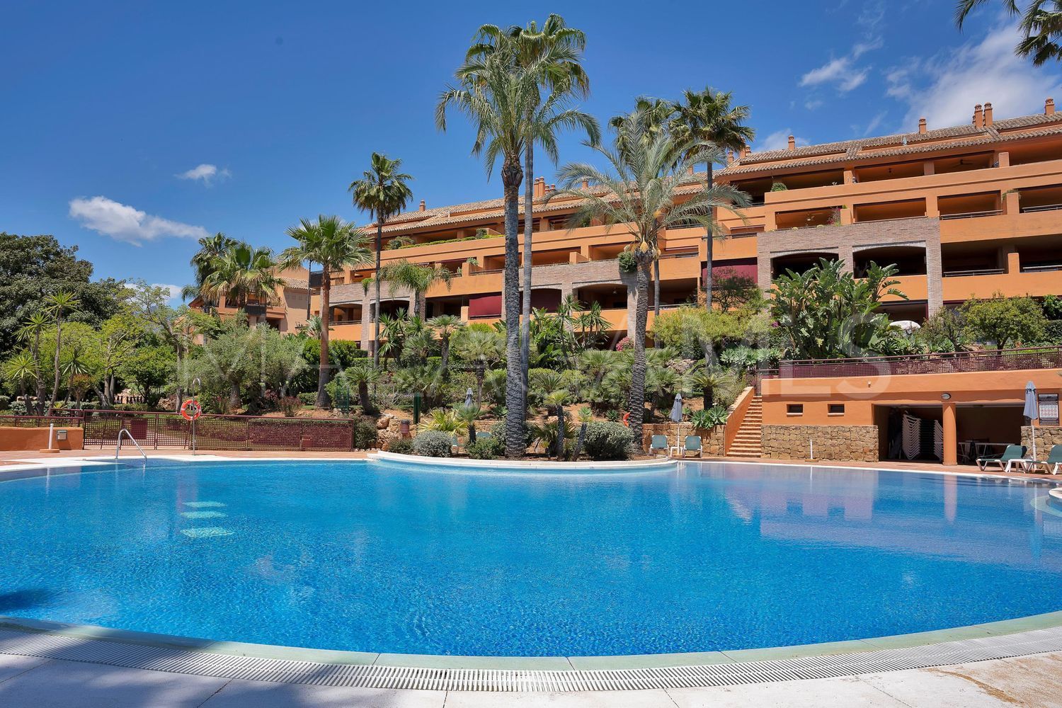Flat for sale in Bahia de Marbella