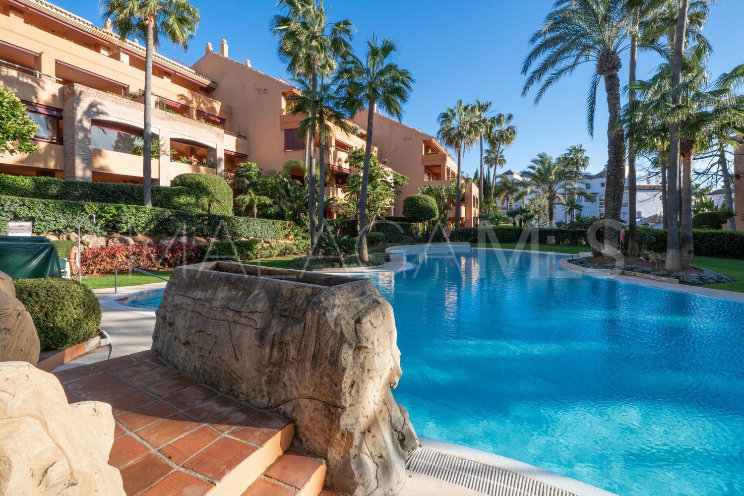 Piso with 3 bedrooms for sale in Bahia de Marbella