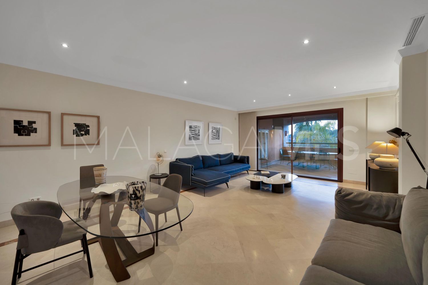 Piso with 3 bedrooms for sale in Bahia de Marbella