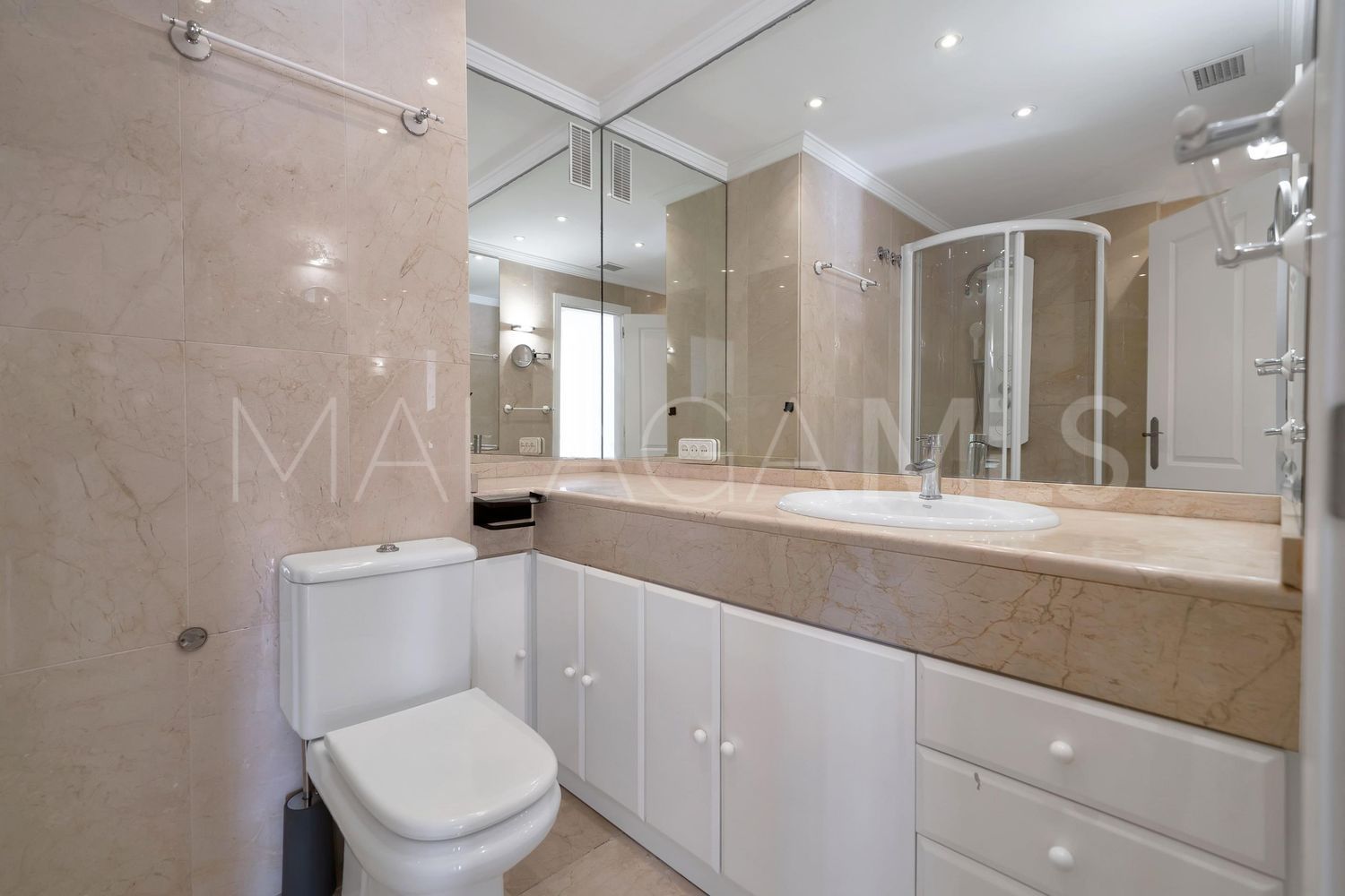 For sale La Carolina flat