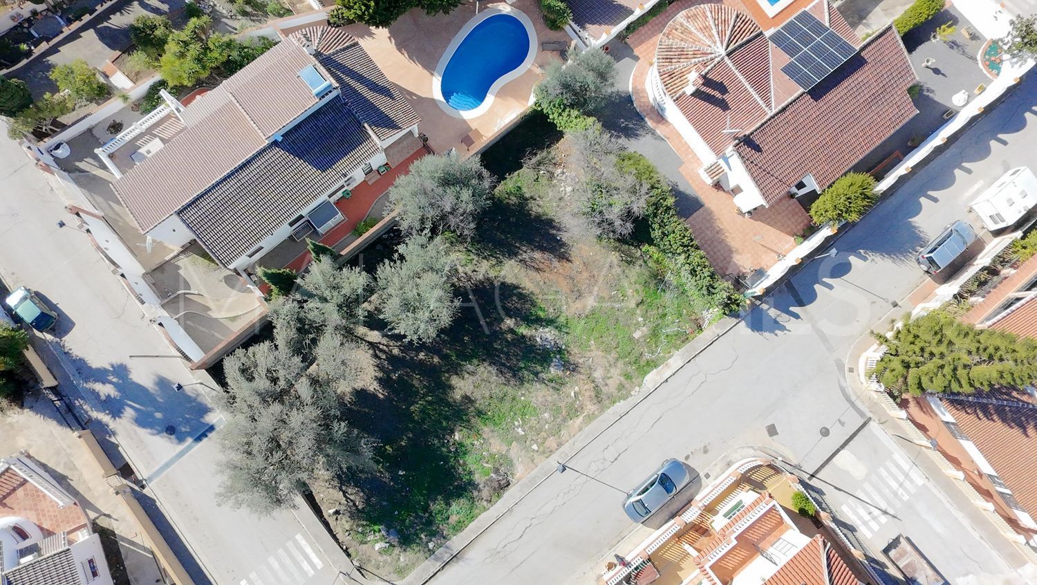 Plot for sale in Periana
