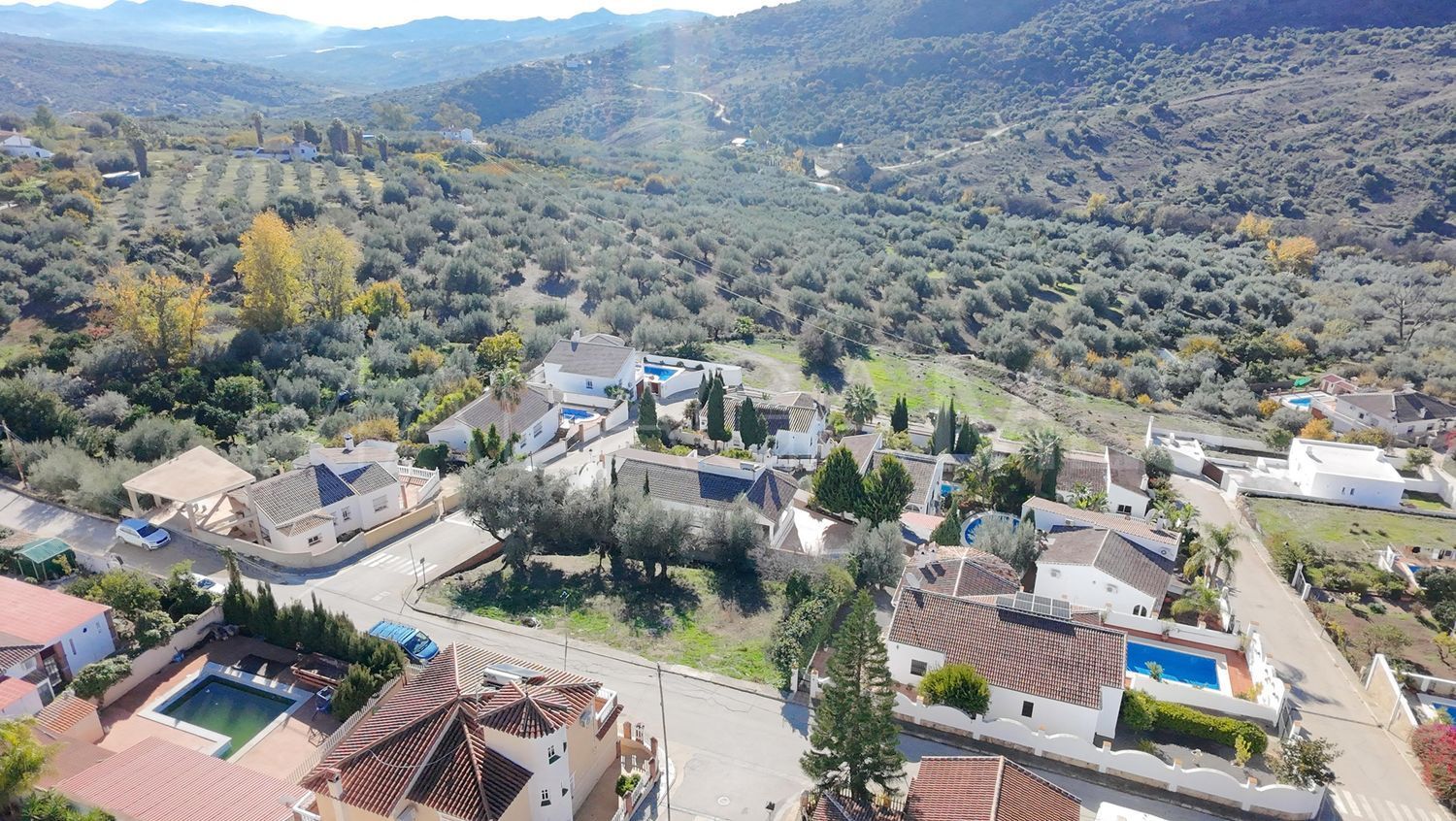 Plot for sale in Periana