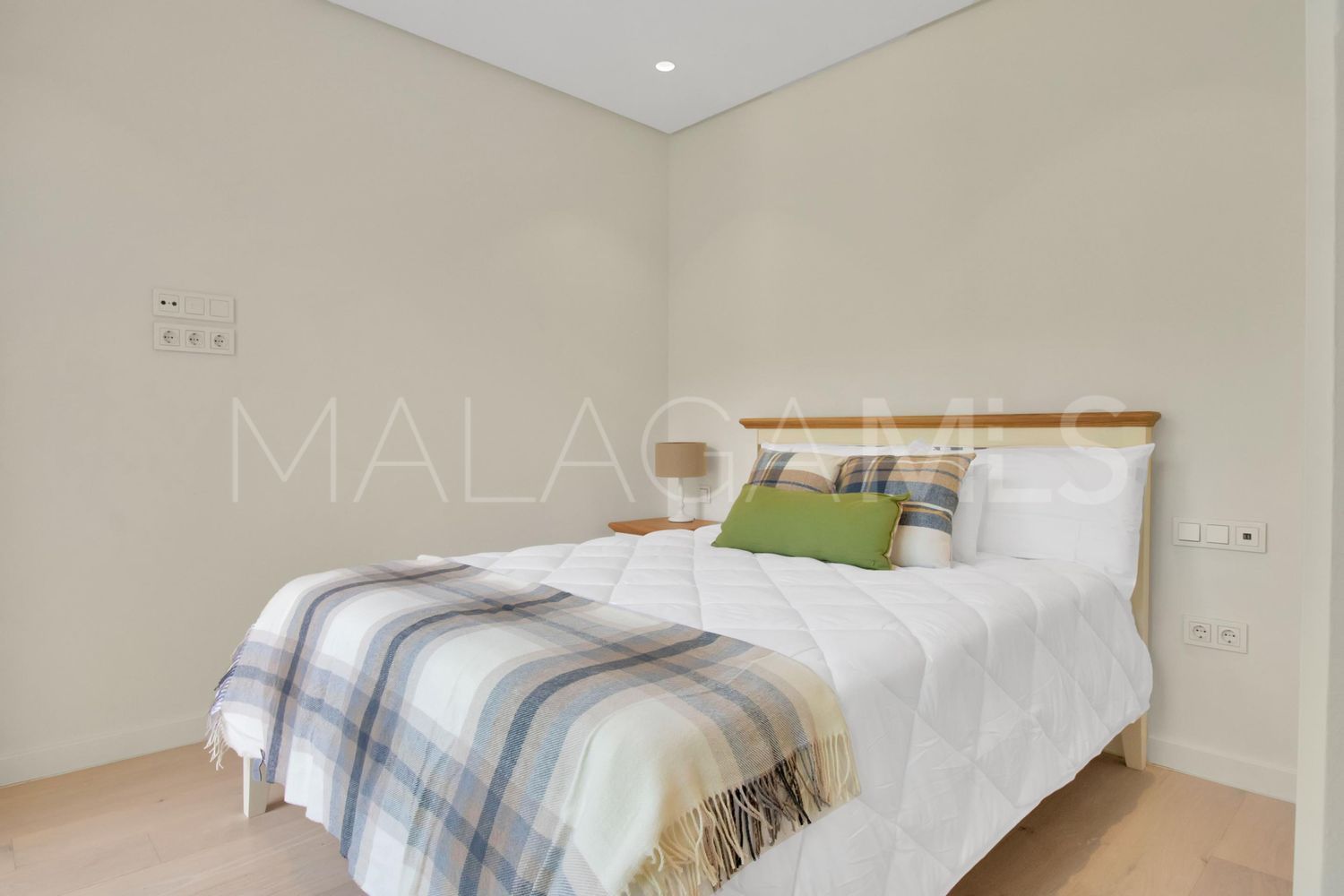 Flat for sale in Palo Alto